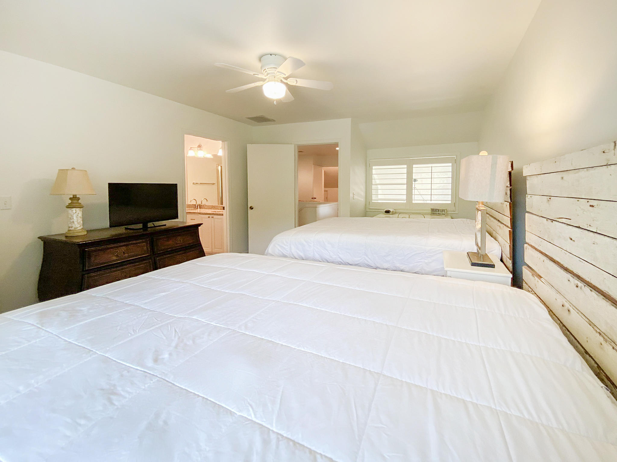 BEACHWALK VILLAS PH 04 - Residential