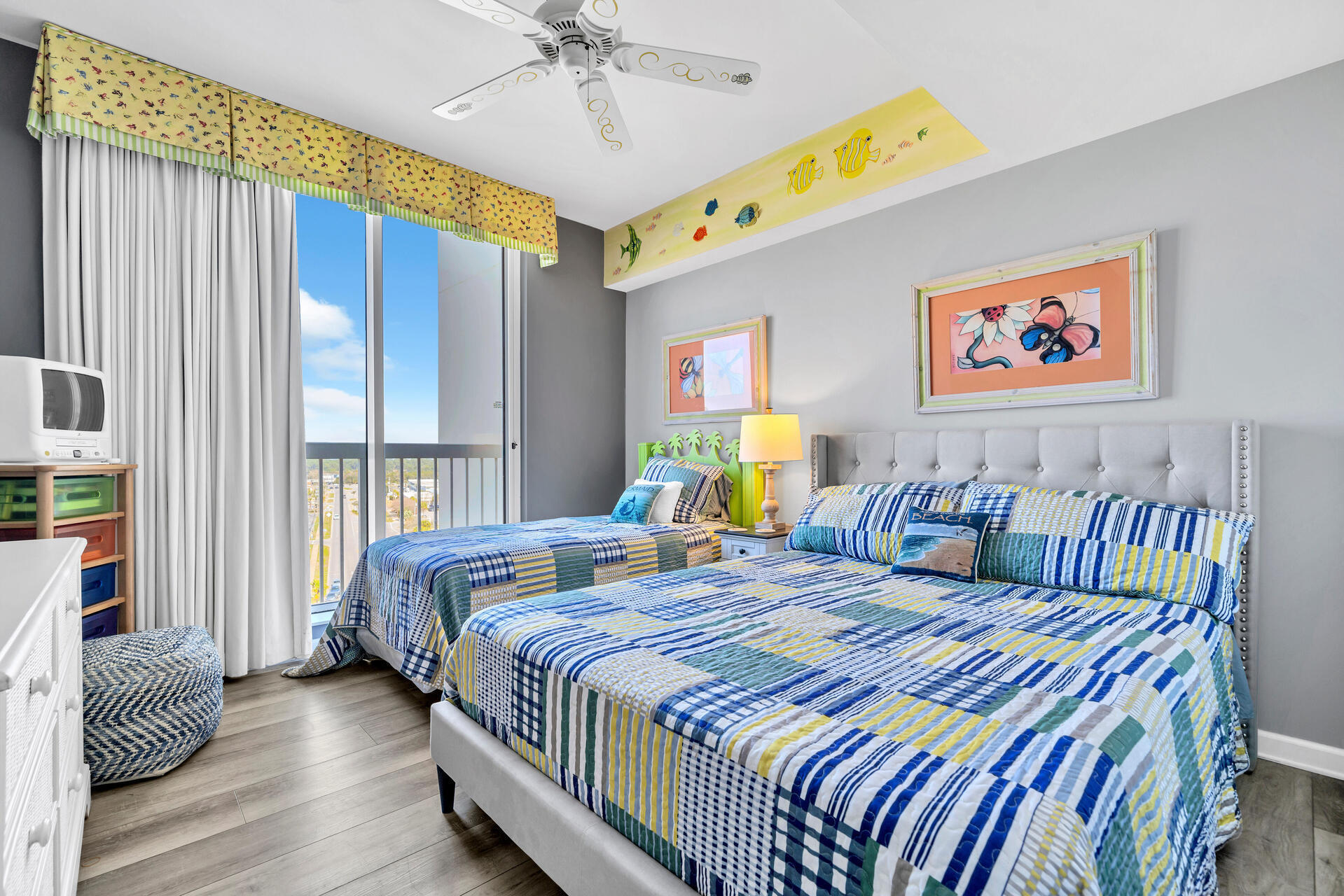 SILVER BEACH TOWERS - Residential