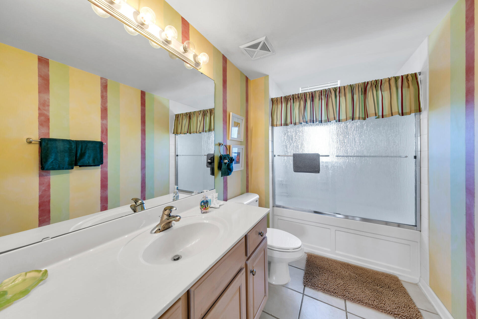 SILVER BEACH TOWERS - Residential