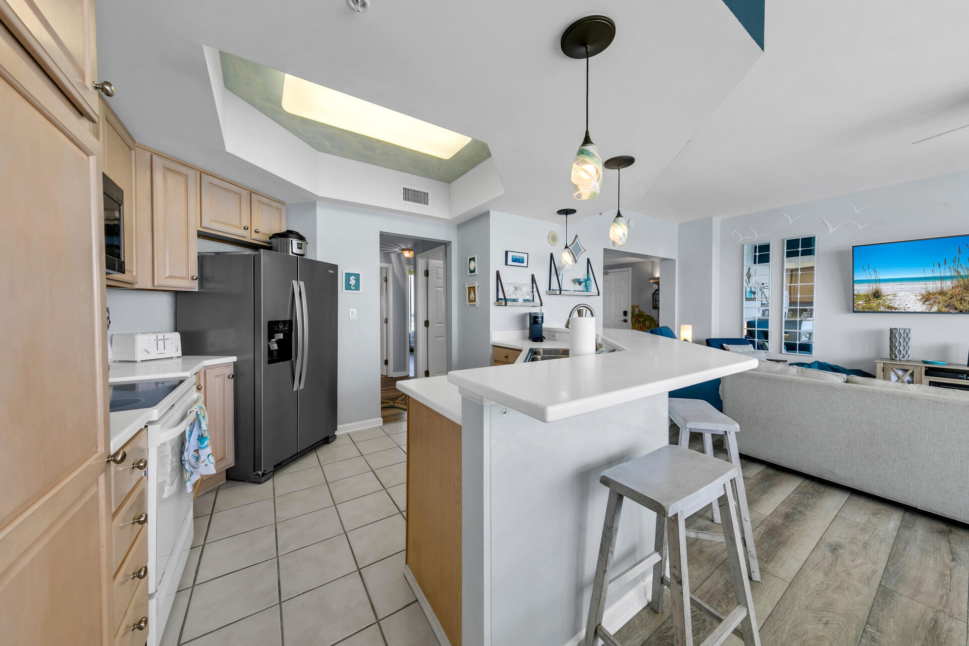 SILVER BEACH TOWERS - Residential