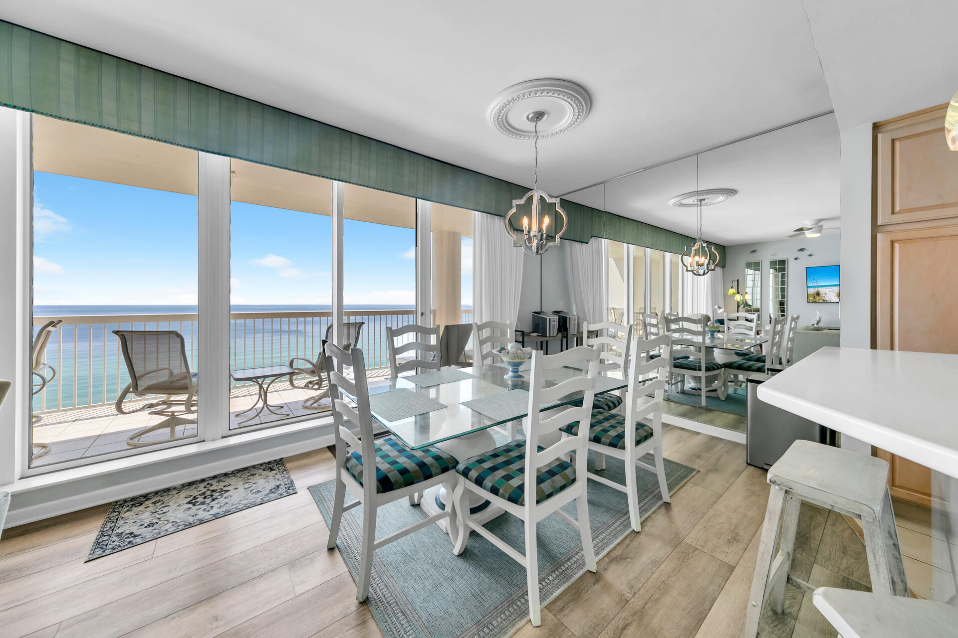 SILVER BEACH TOWERS - Residential
