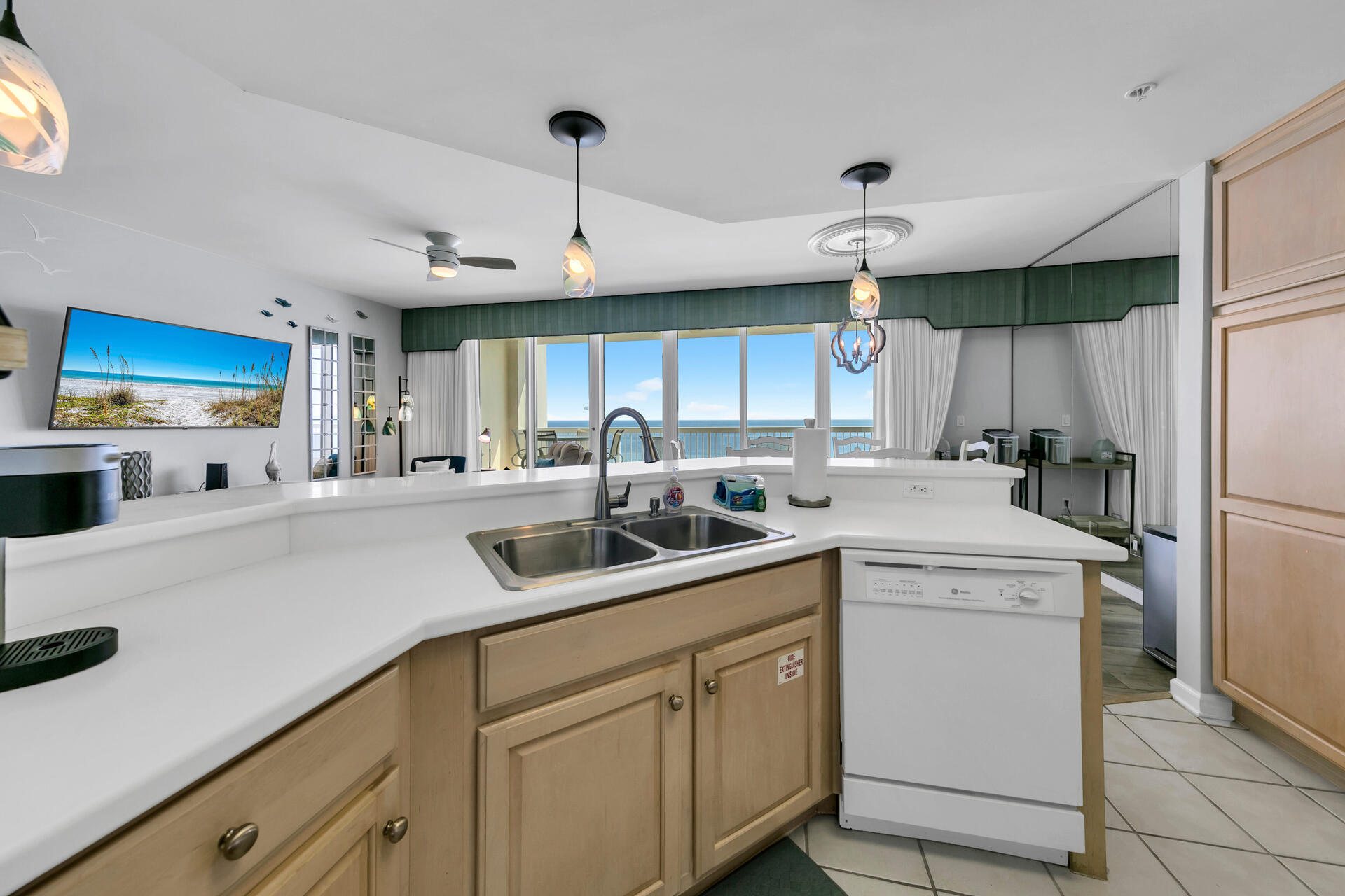SILVER BEACH TOWERS - Residential