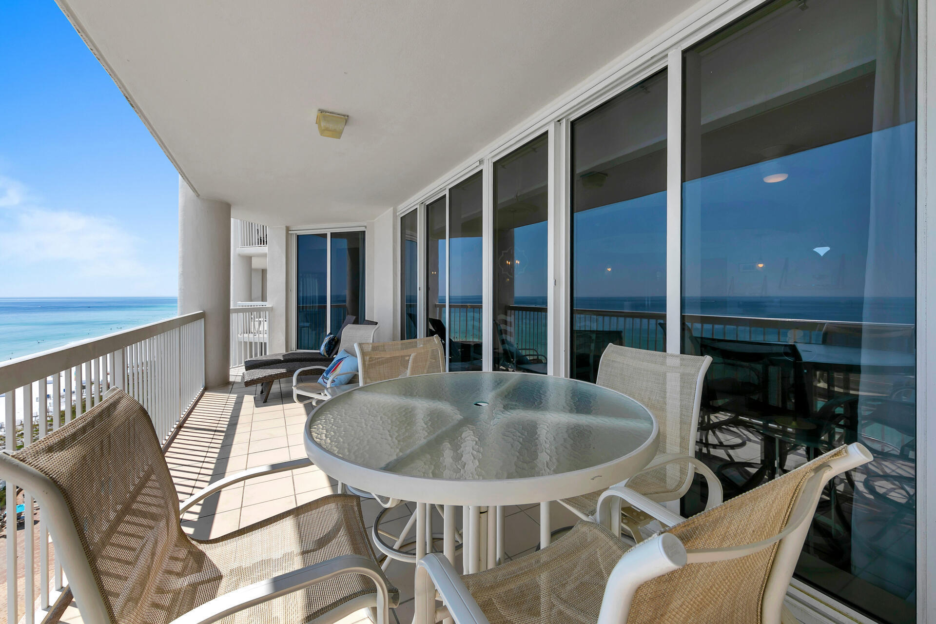 SILVER BEACH TOWERS - Residential