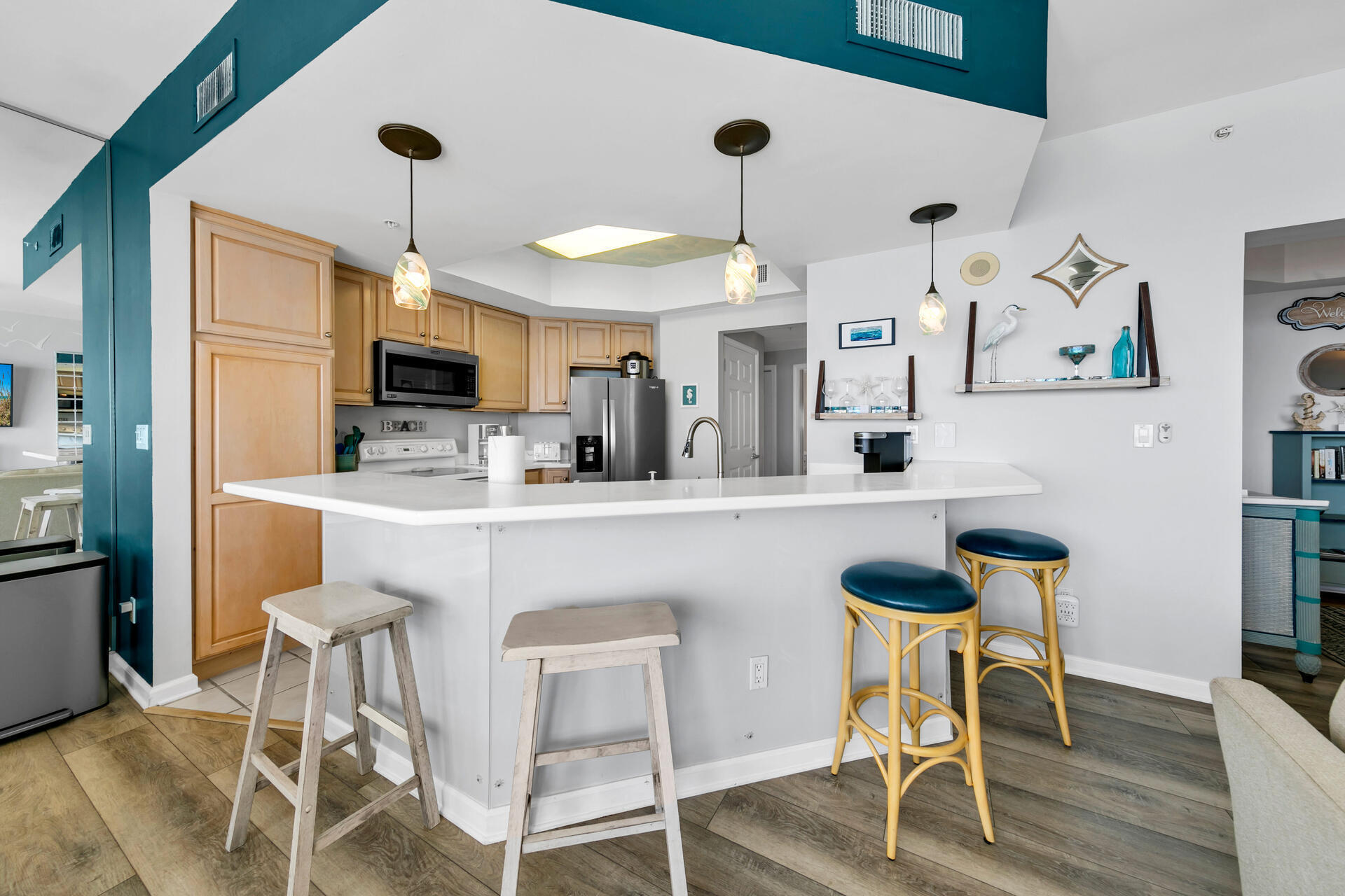 SILVER BEACH TOWERS - Residential