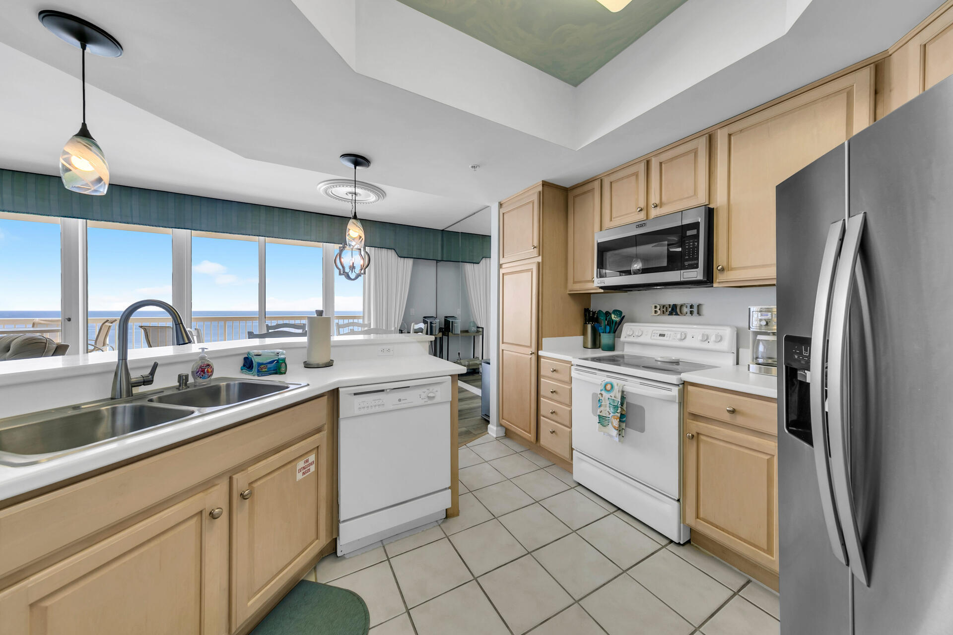 SILVER BEACH TOWERS - Residential
