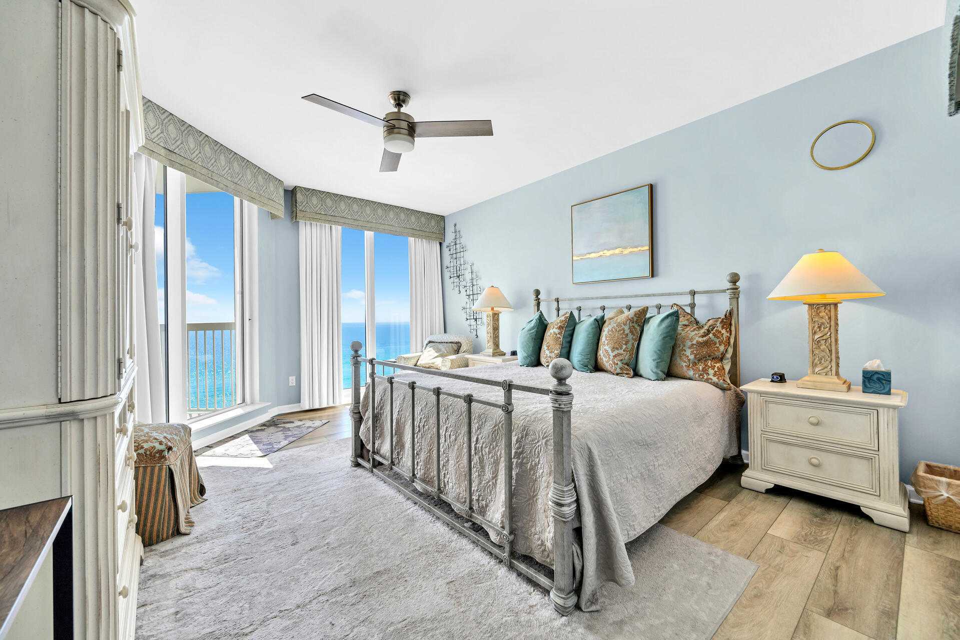 SILVER BEACH TOWERS - Residential