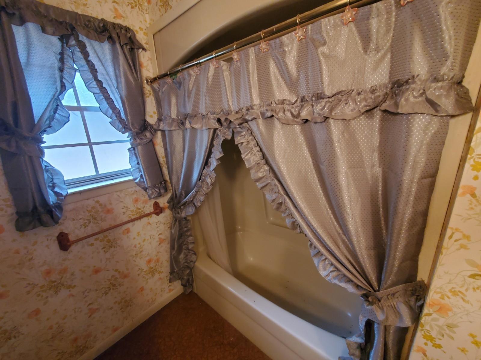 CRESTVIEW - Residential