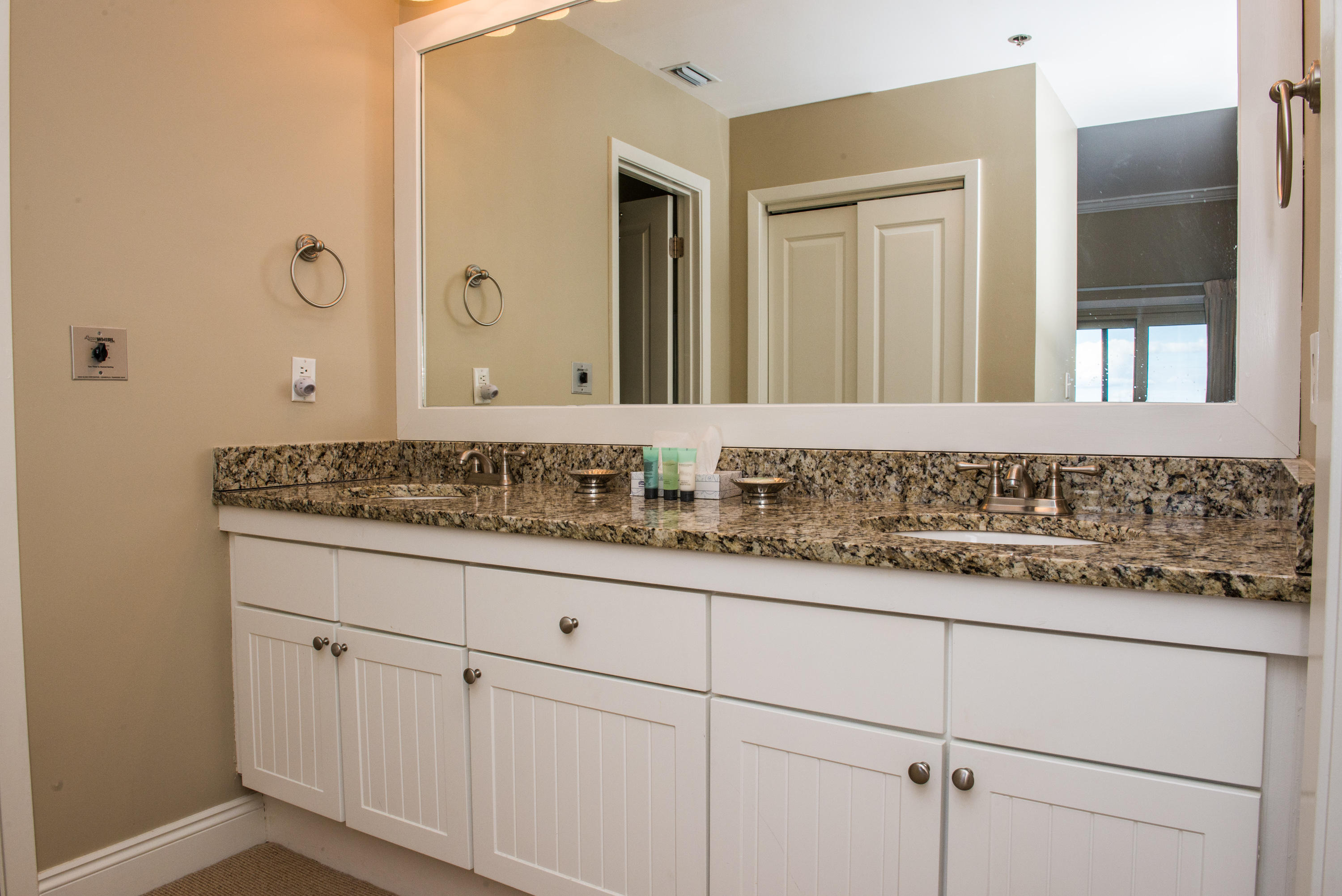 TOPS'L BEACH MANOR - Residential