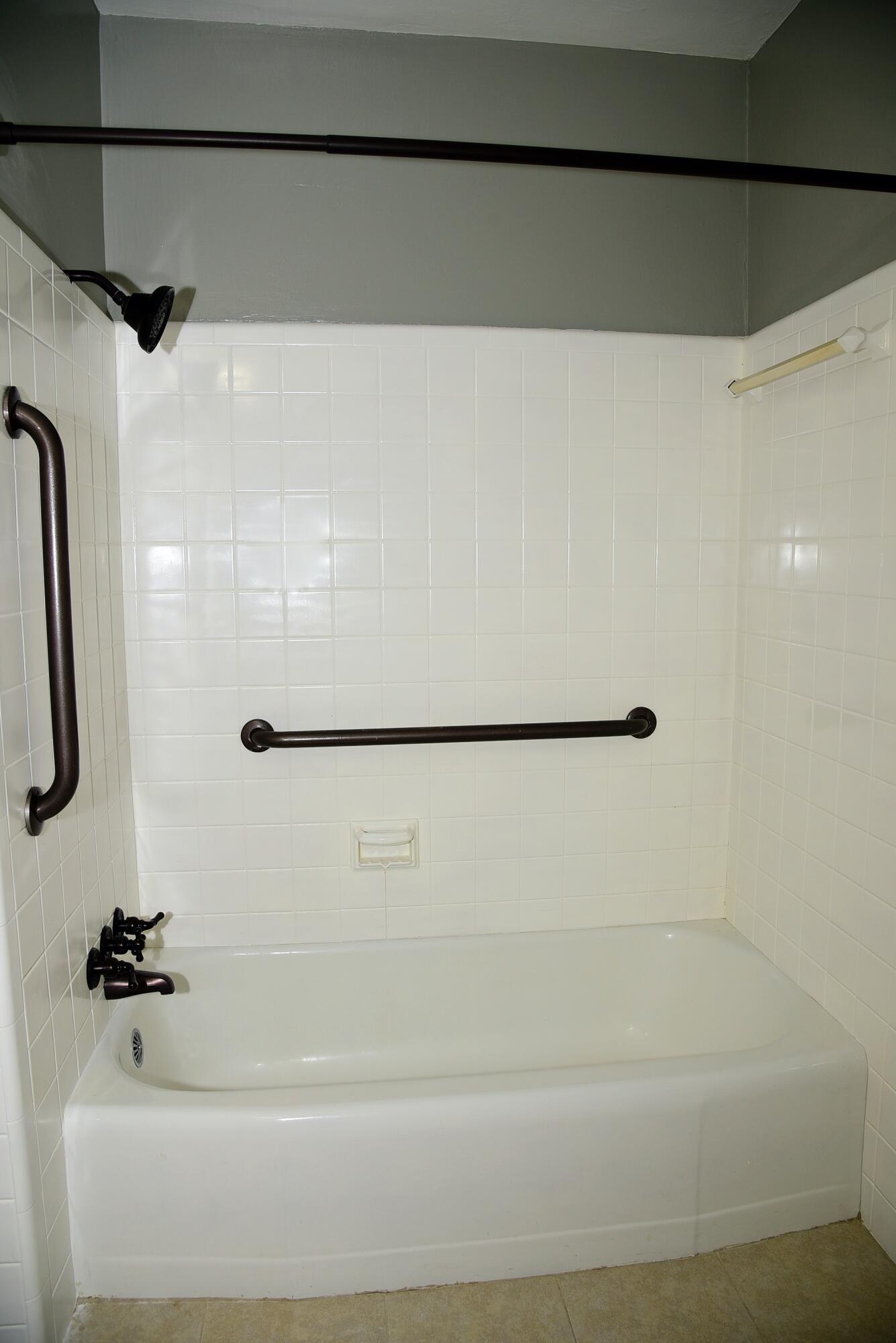 LONGWOOD S/D 1ST ADDN - Residential Lease