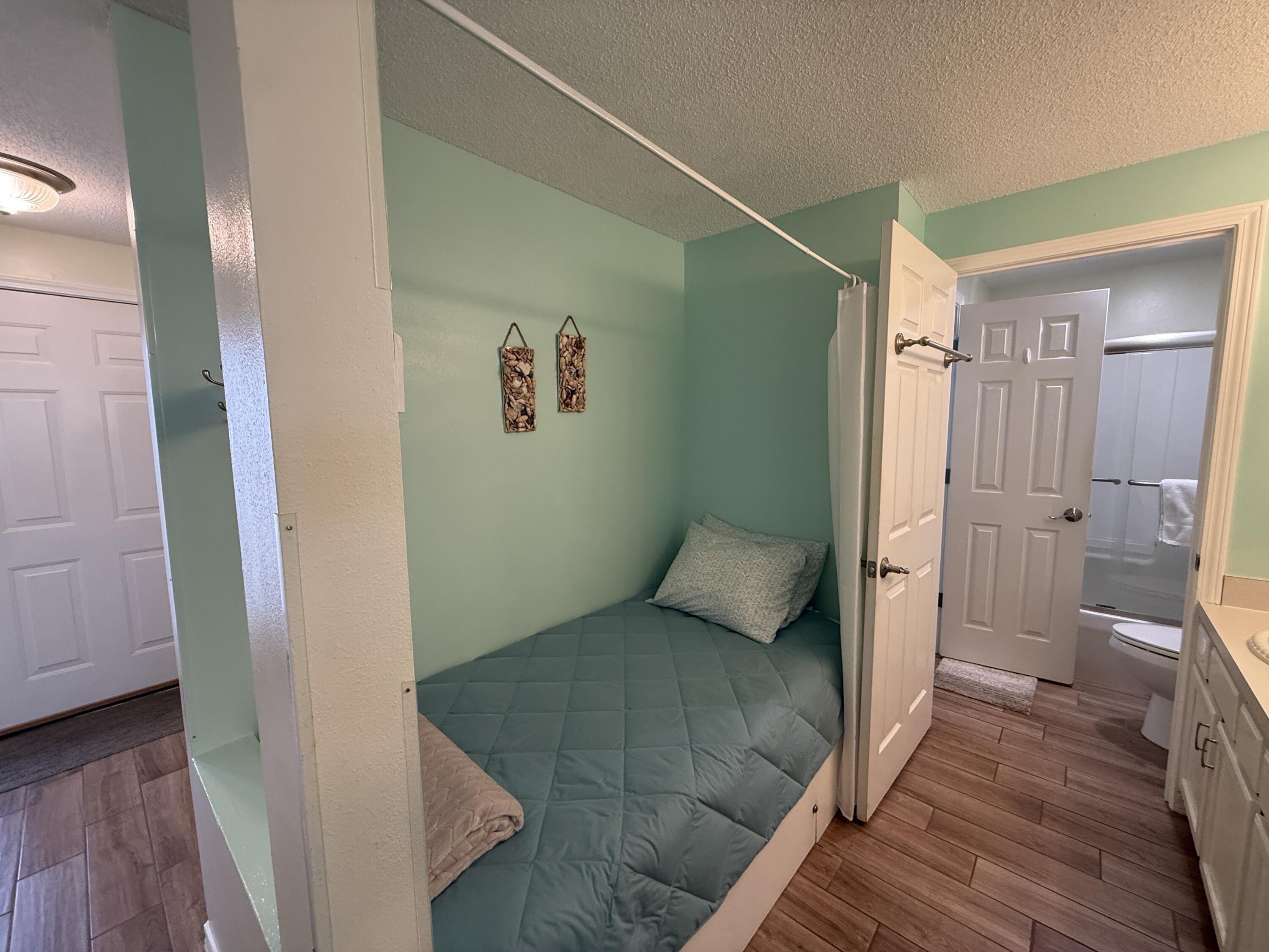 SANDPIPER COVE - Residential