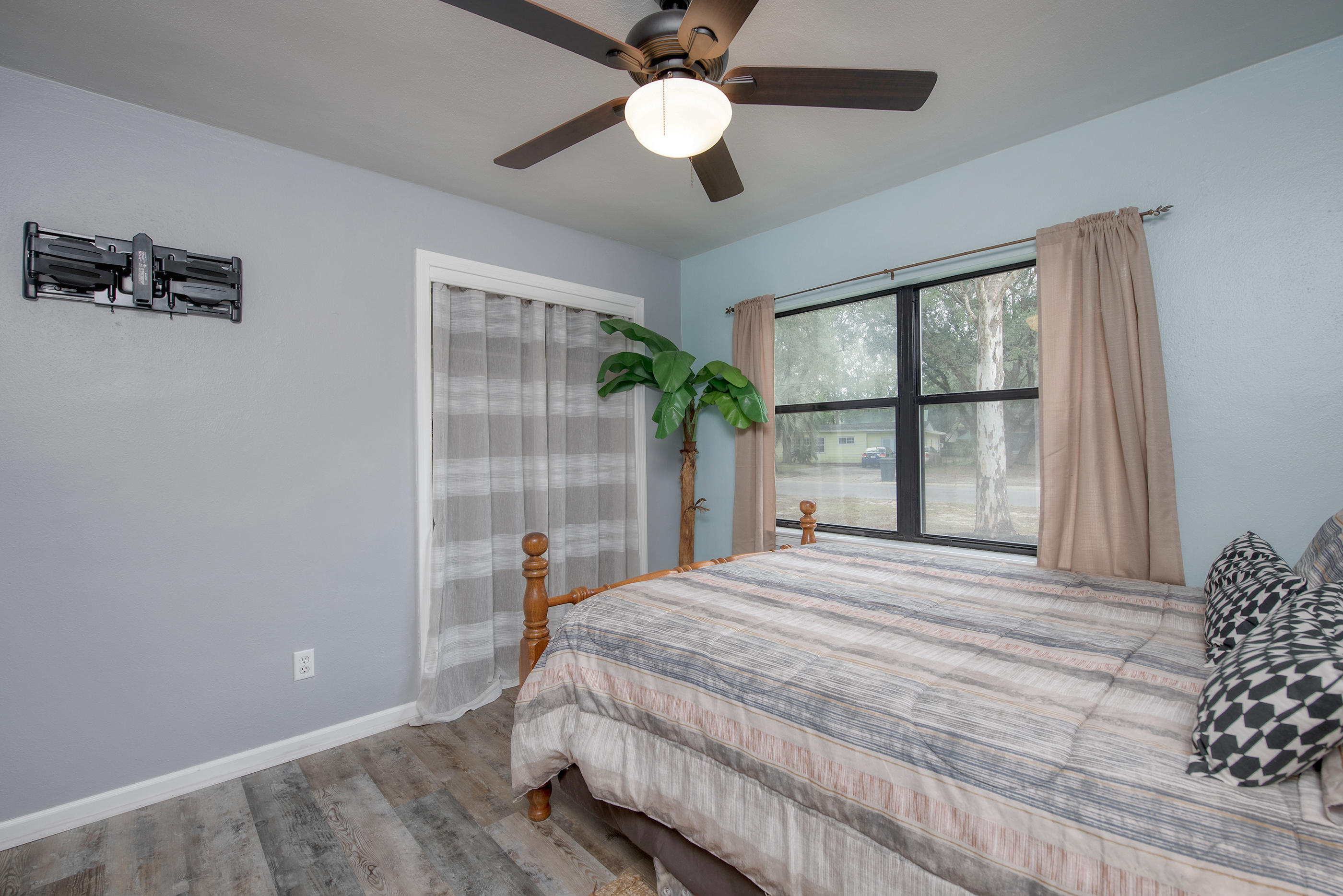 Elliotts Point 7th Addn - Residential