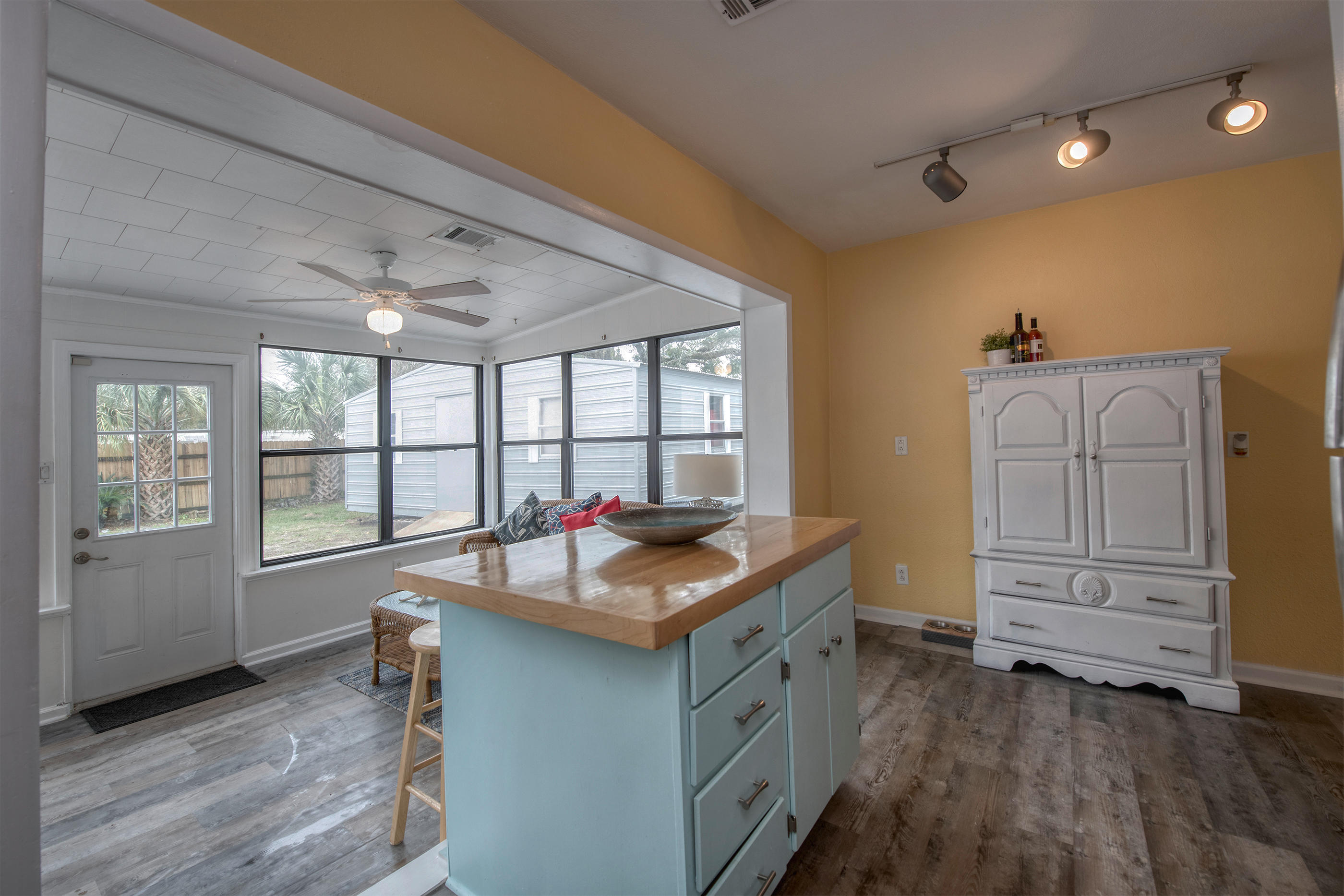 Elliotts Point 7th Addn - Residential