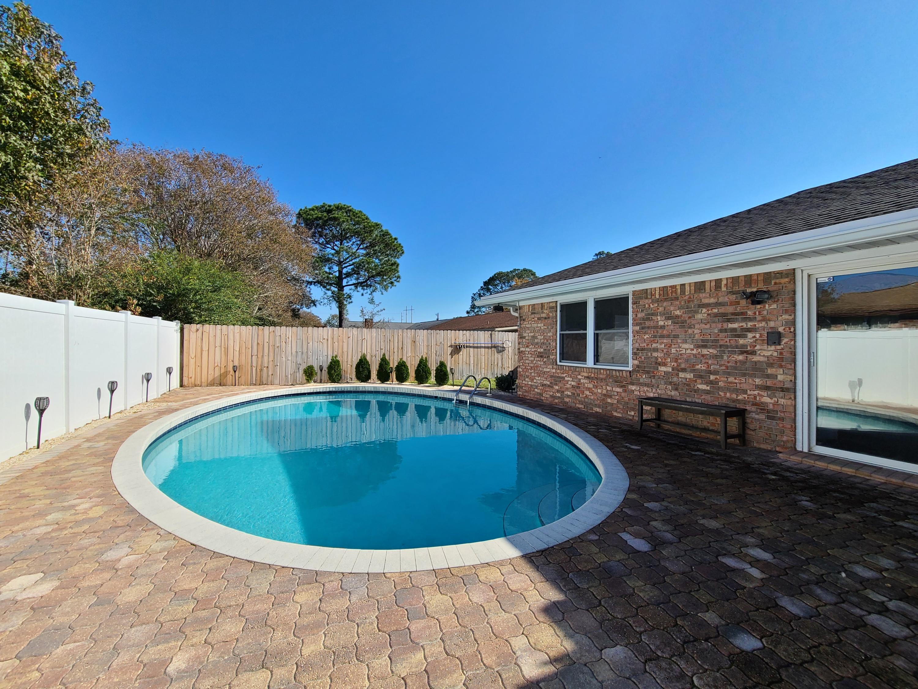 TANGLEWOOD S/D 1ST ADDN - Residential Lease