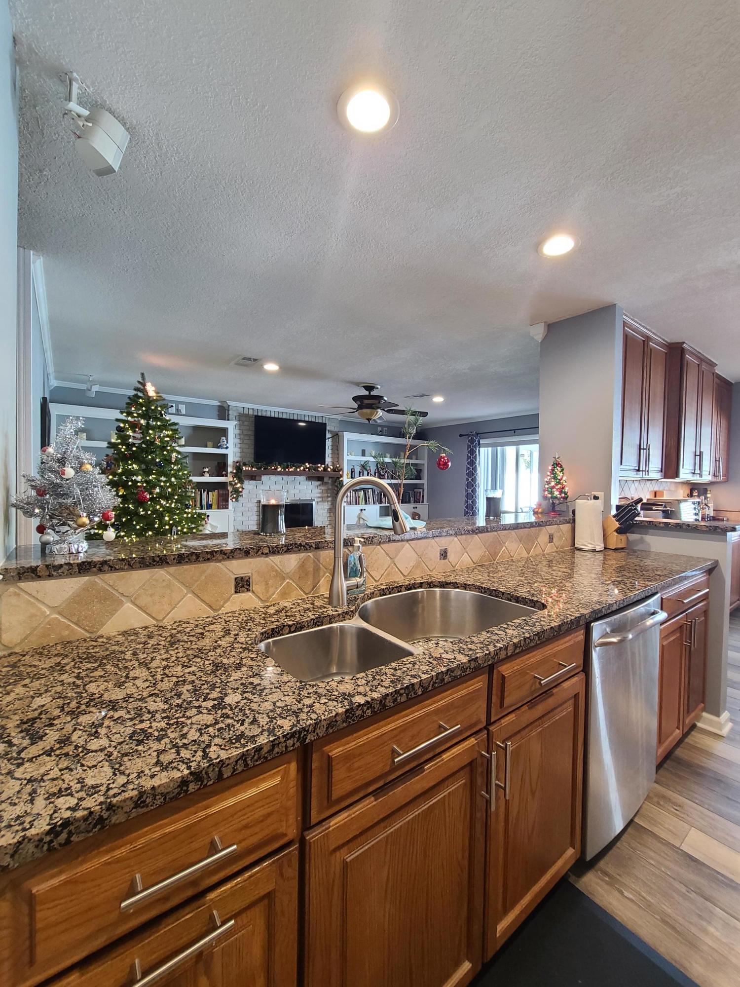 TANGLEWOOD S/D 1ST ADDN - Residential Lease