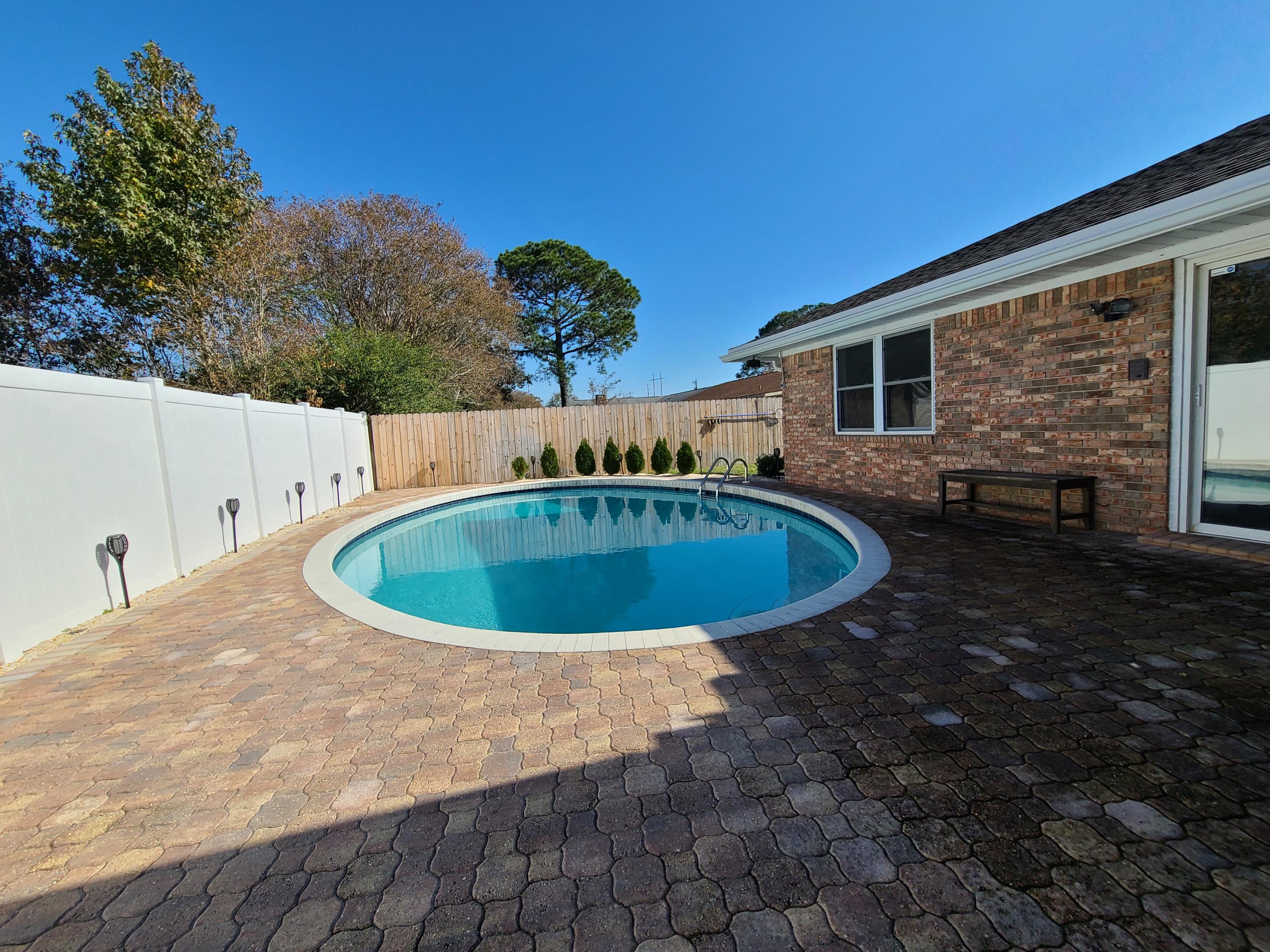 TANGLEWOOD S/D 1ST ADDN - Residential Lease