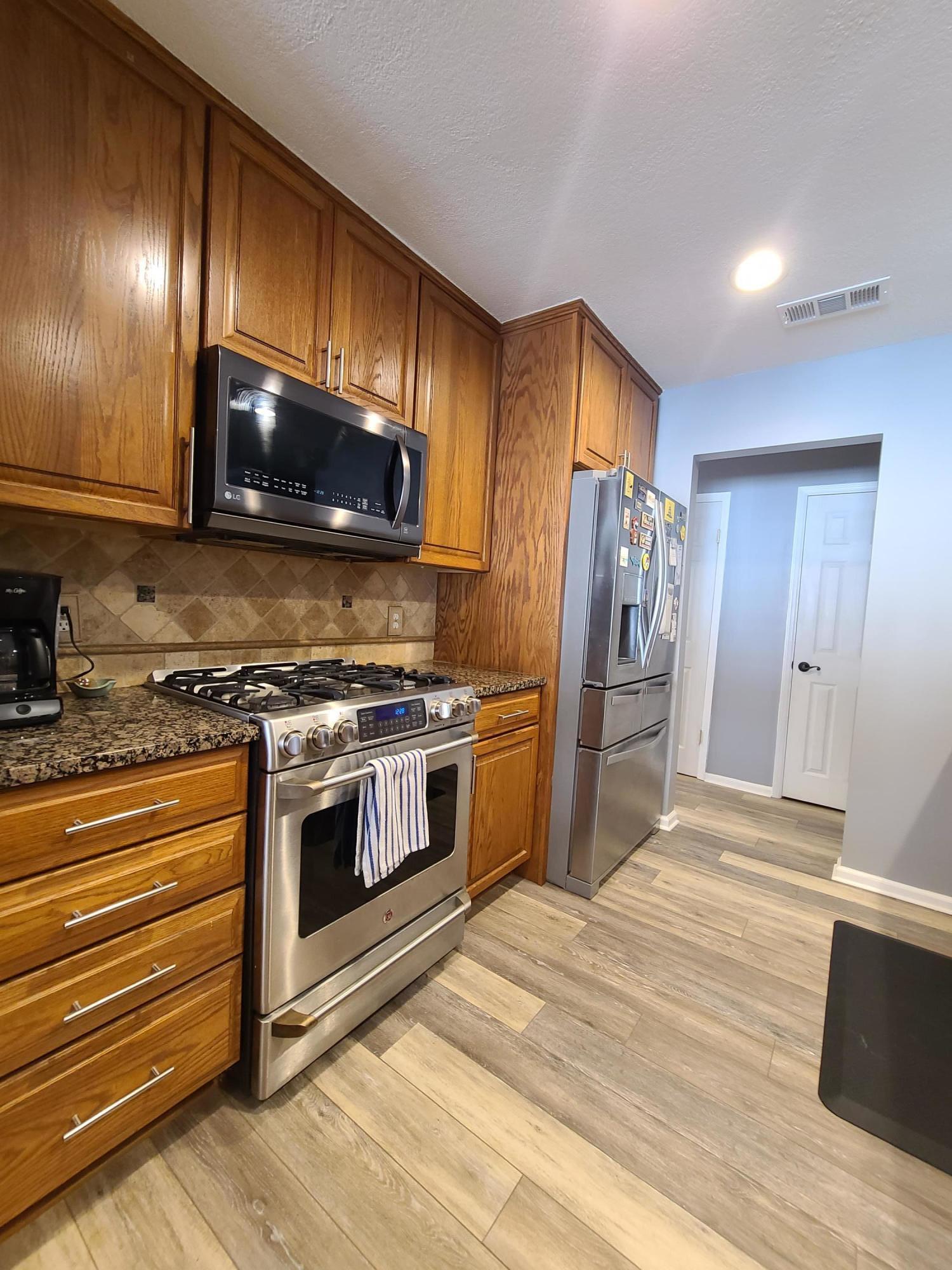 TANGLEWOOD S/D 1ST ADDN - Residential Lease