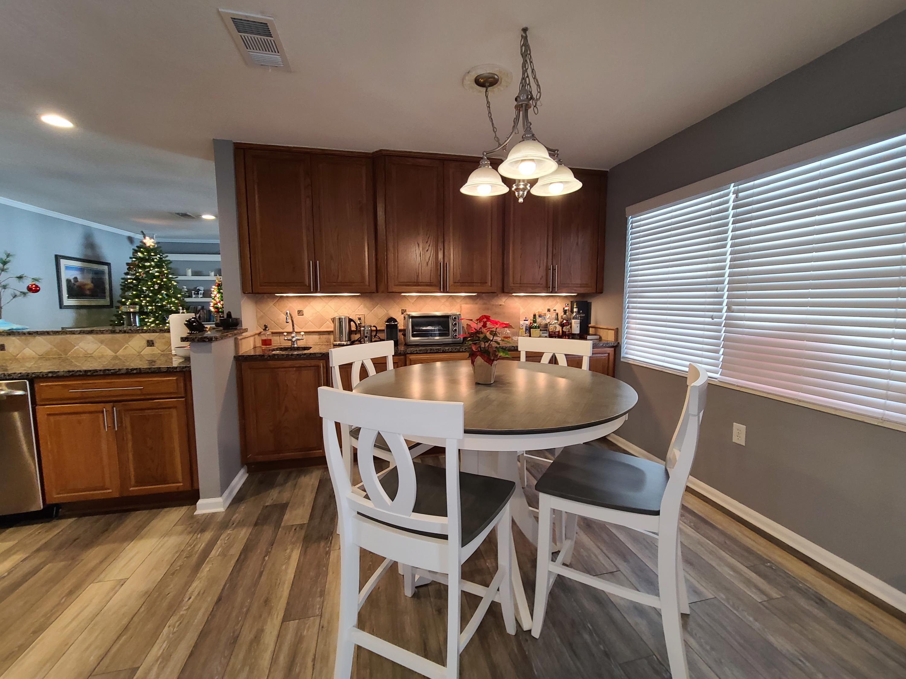 TANGLEWOOD S/D 1ST ADDN - Residential Lease