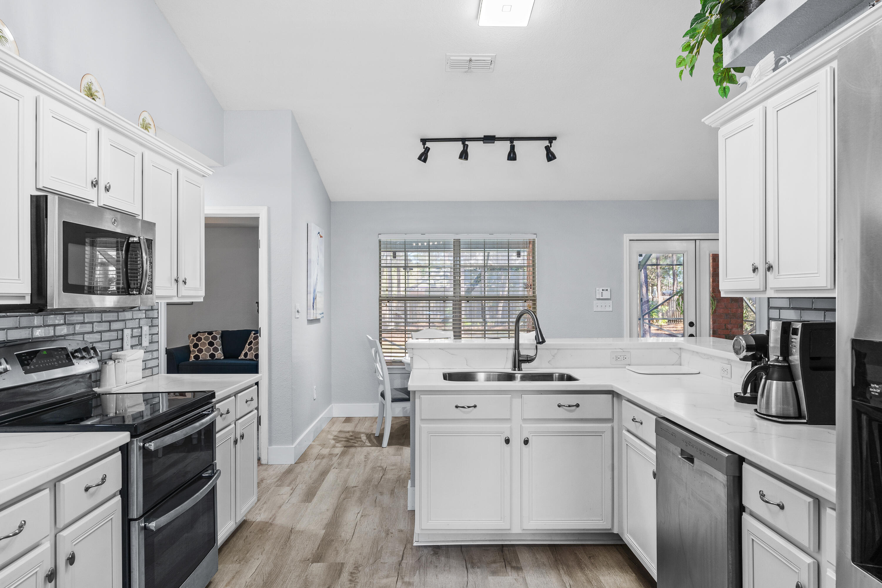 DRIFTWOOD ESTATES - Residential