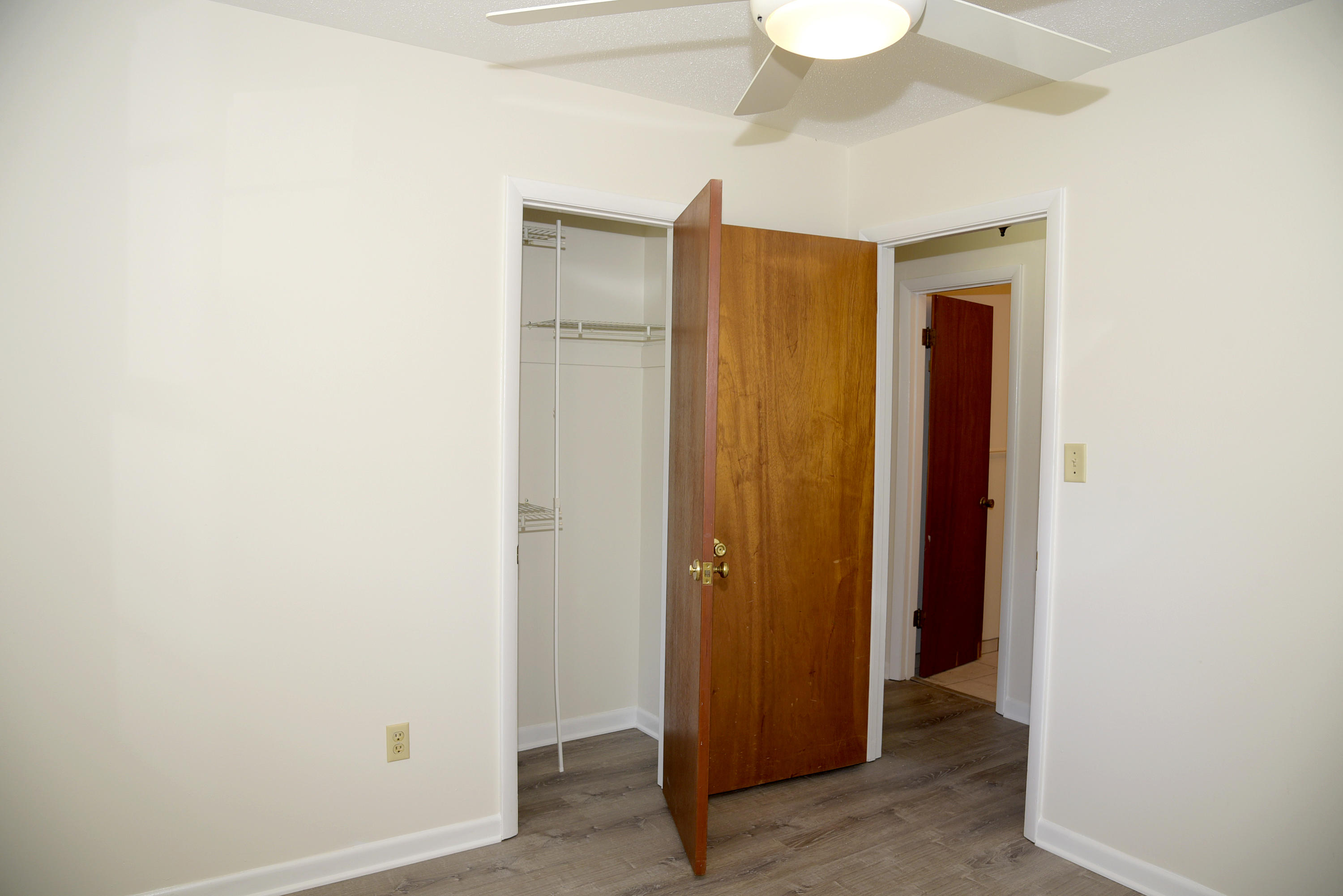 CAROL ANNE MANOR LOT 5 BLK D - Residential Lease