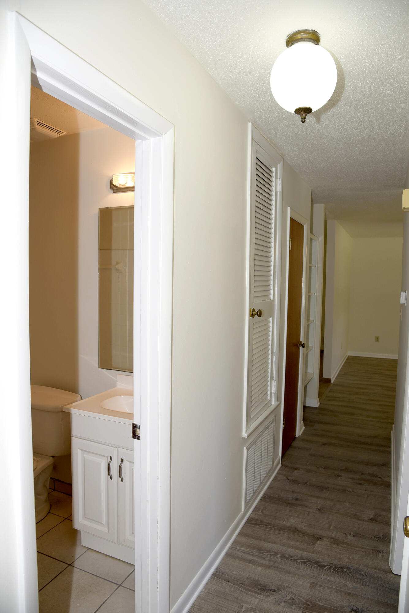 CAROL ANNE MANOR LOT 5 BLK D - Residential Lease