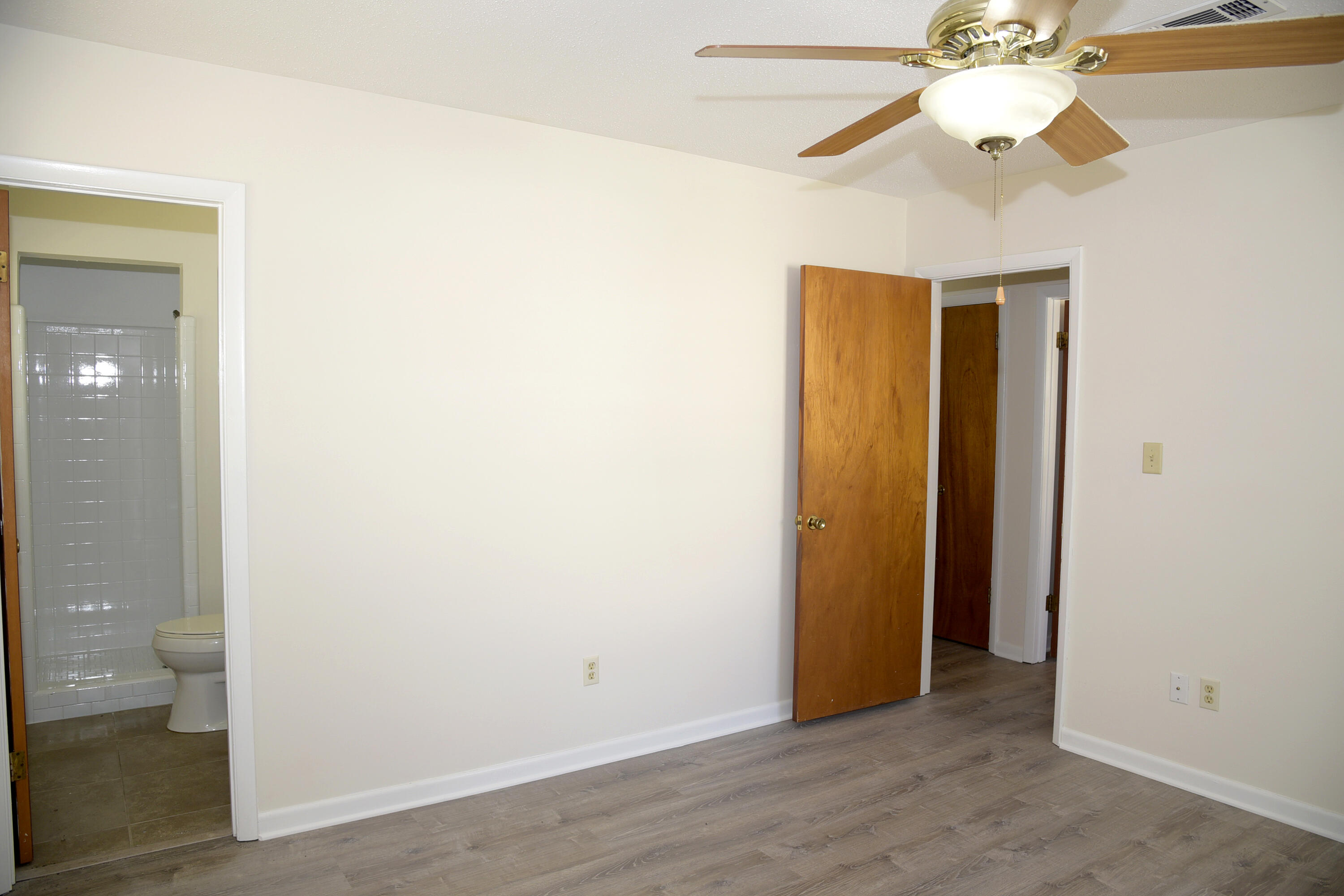 CAROL ANNE MANOR LOT 5 BLK D - Residential Lease