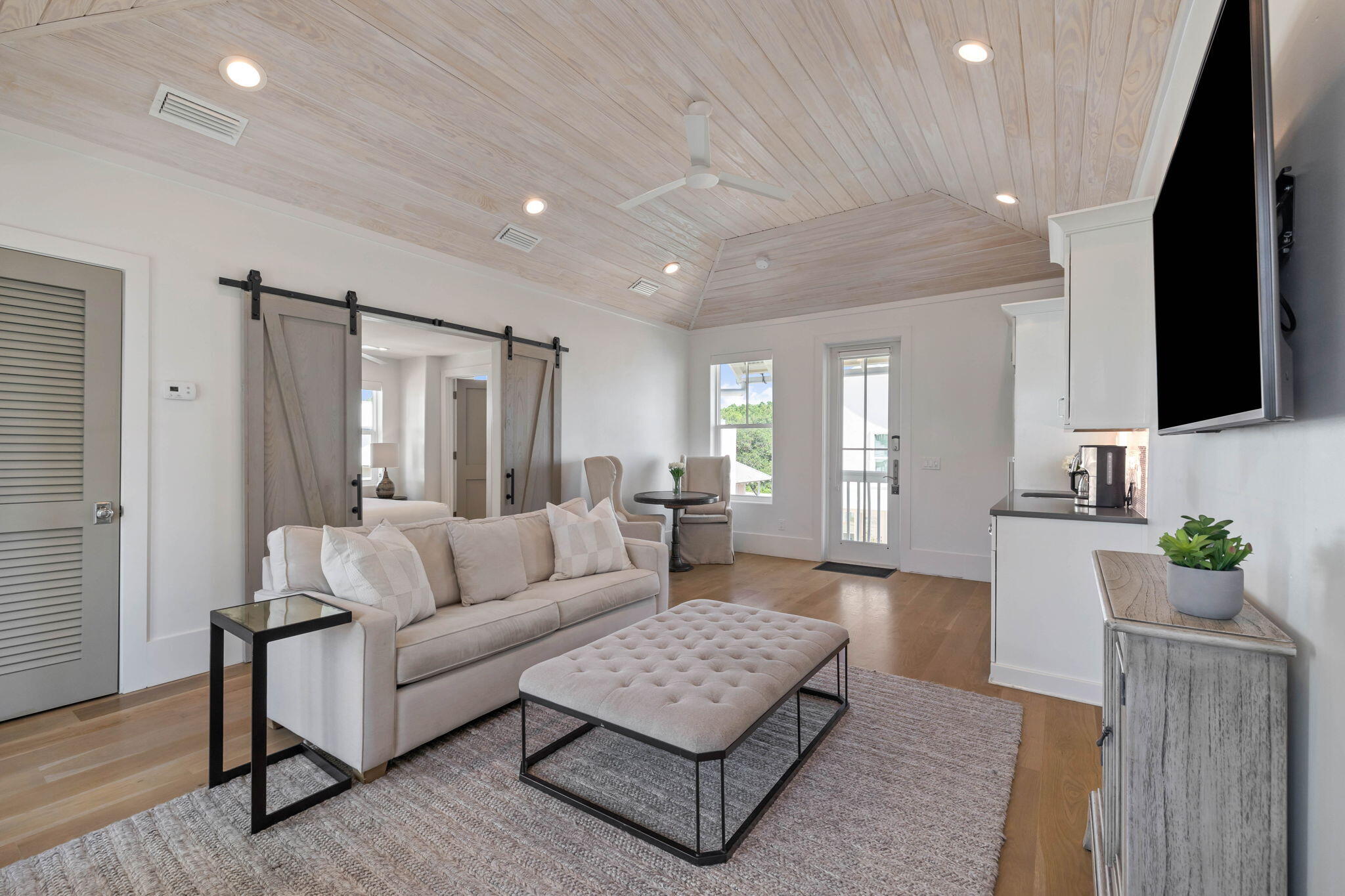 GULF SHORE MANOR - Residential