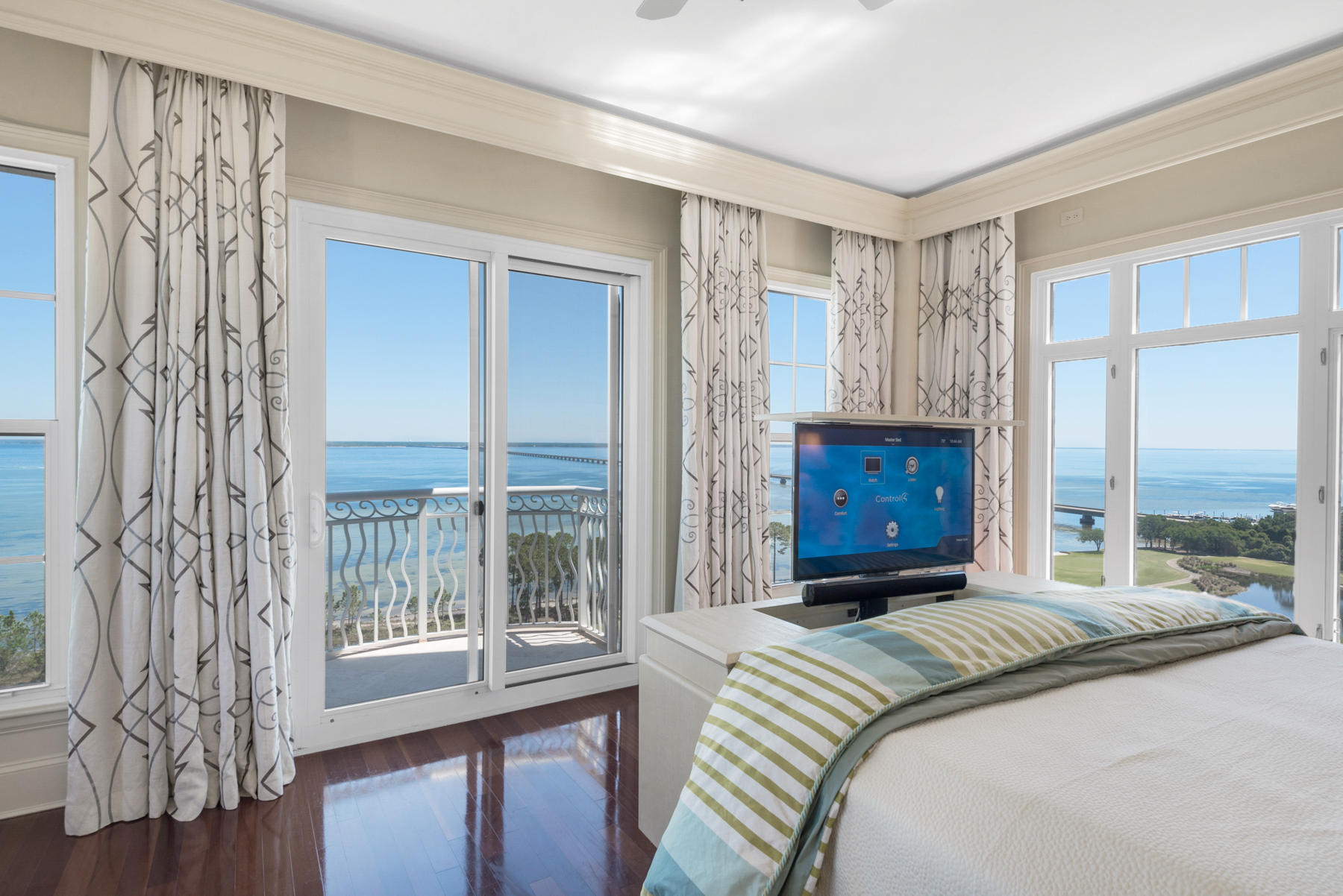 ONE WATER PLACE - Residential