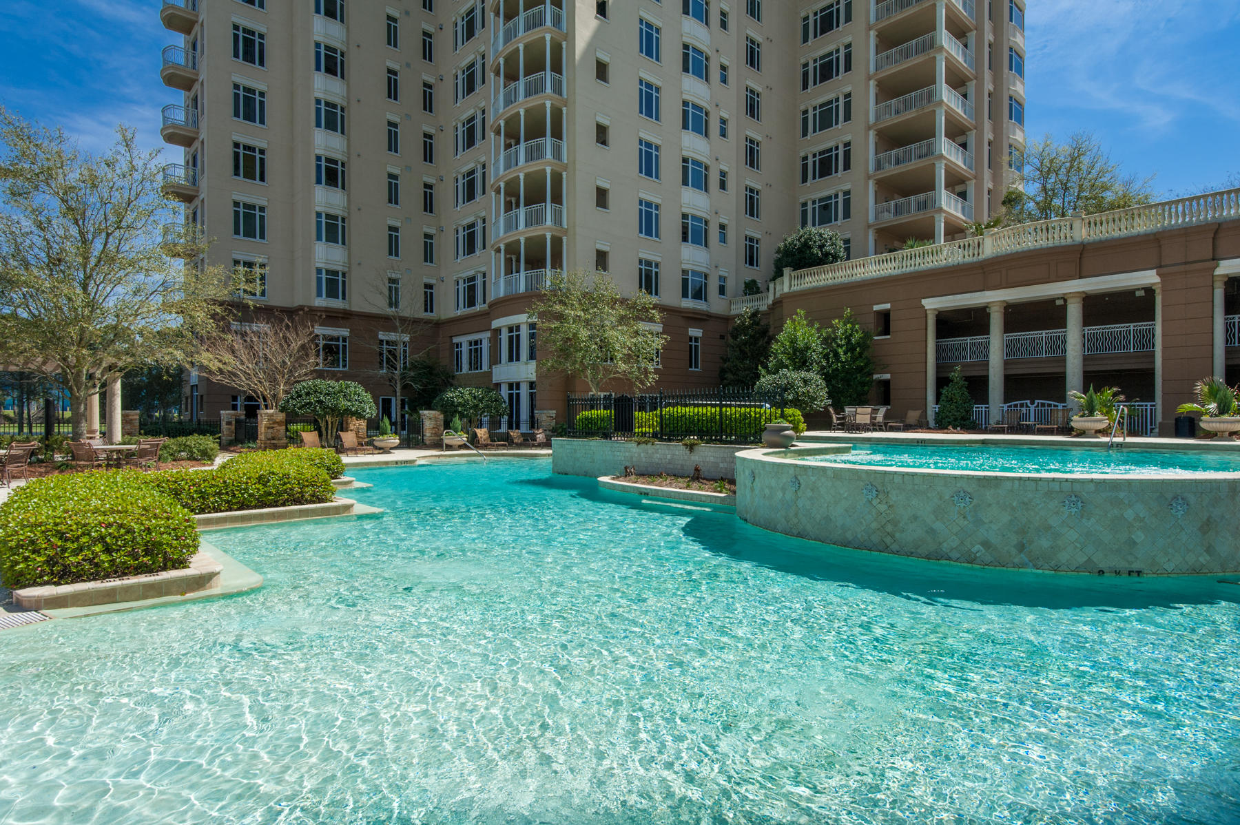 ONE WATER PLACE - Residential