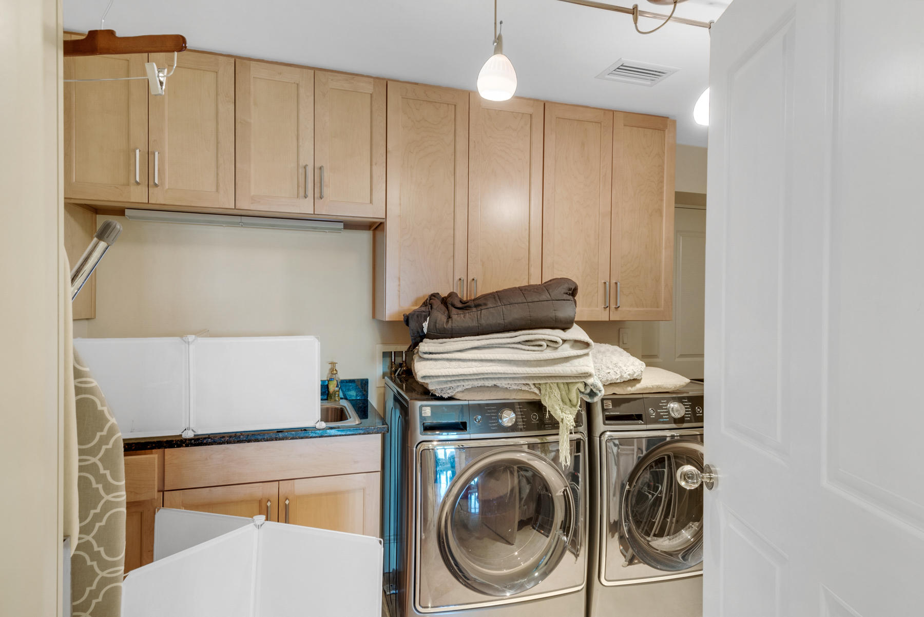 ONE WATER PLACE - Residential