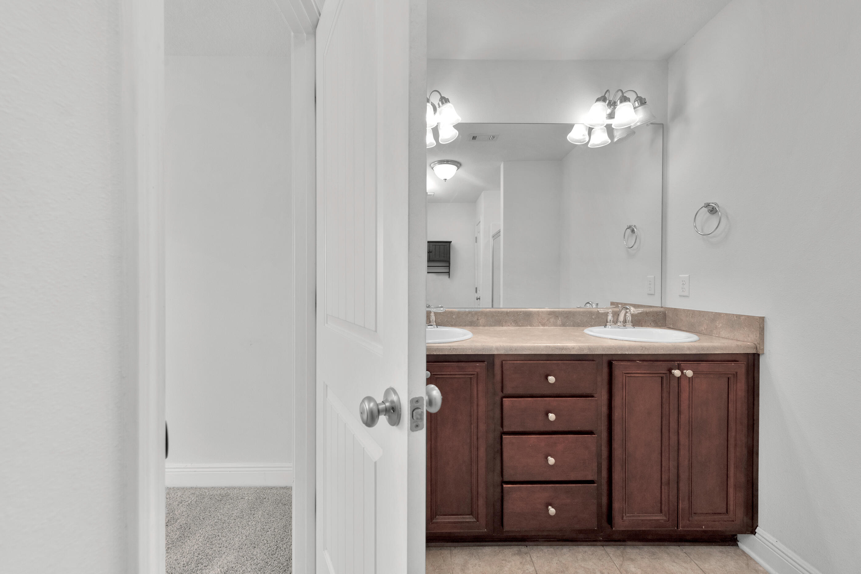 IRON HORSE T/H - Residential