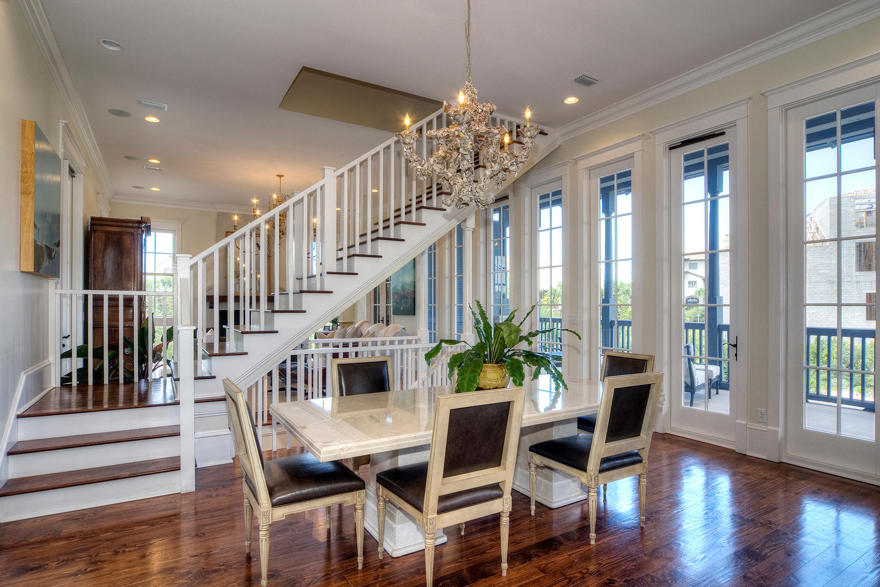 RETREAT THE - Residential