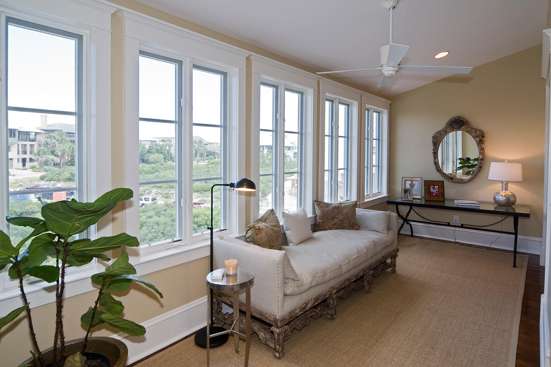 RETREAT THE - Residential