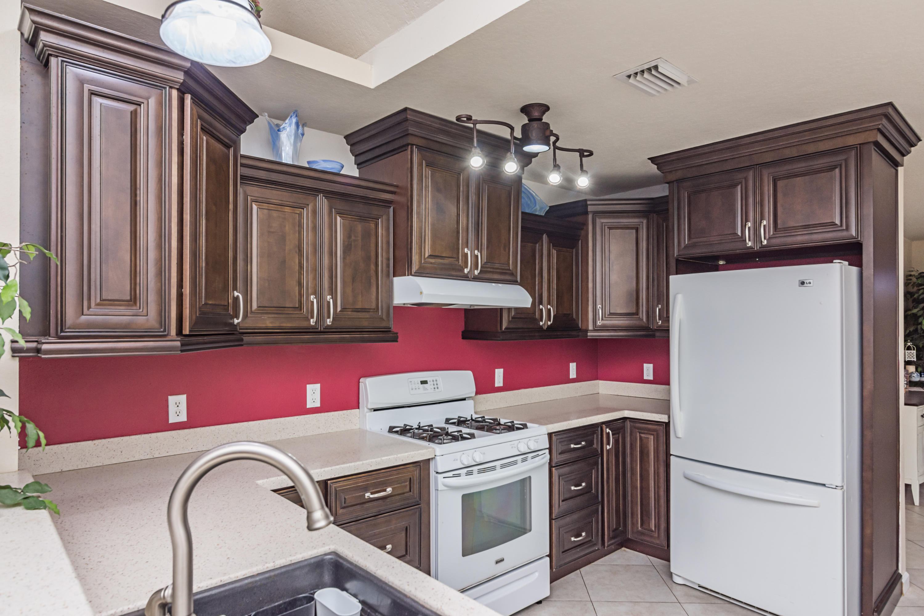 GARNIERS BEACH 3RD - Residential