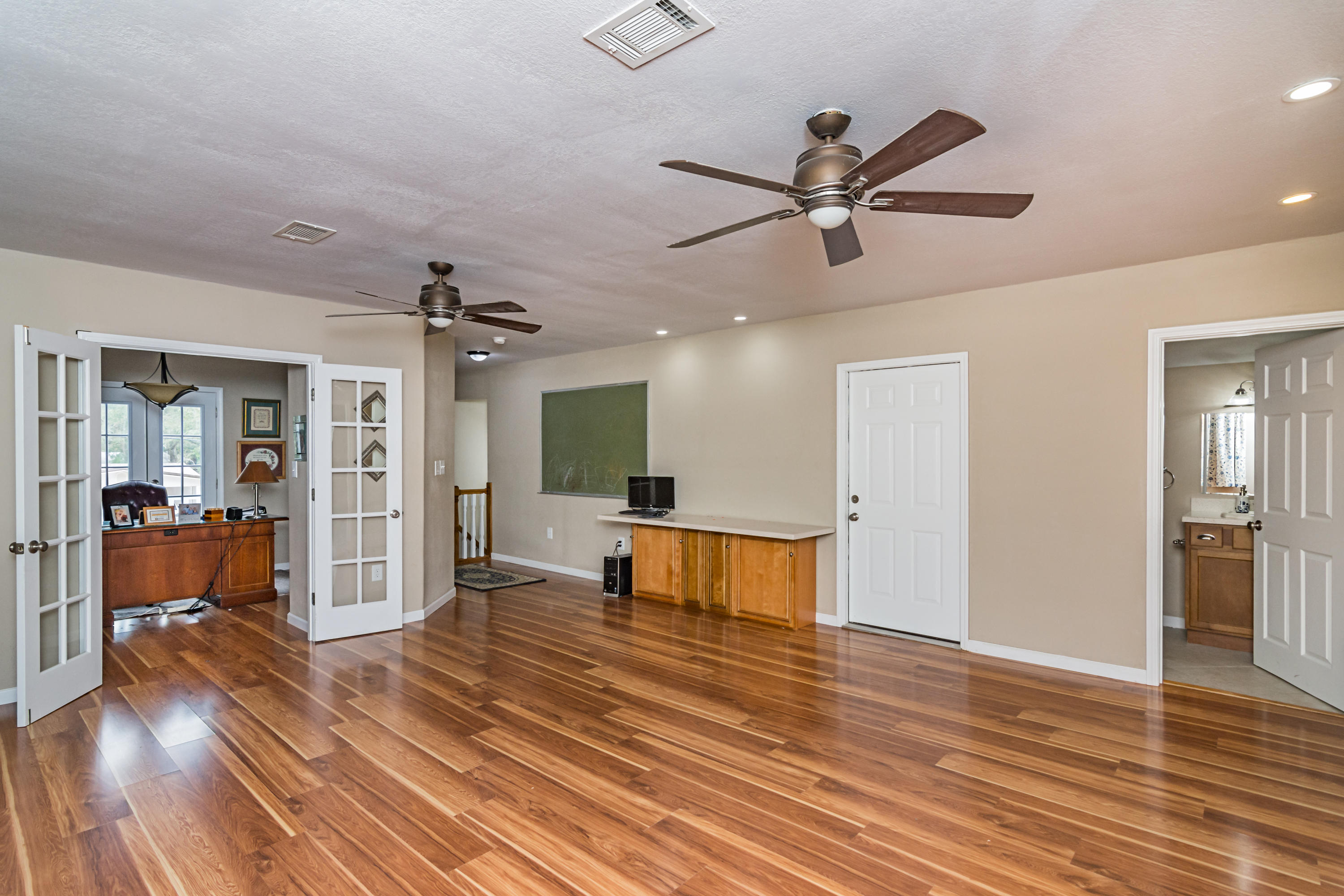 GARNIERS BEACH 3RD - Residential