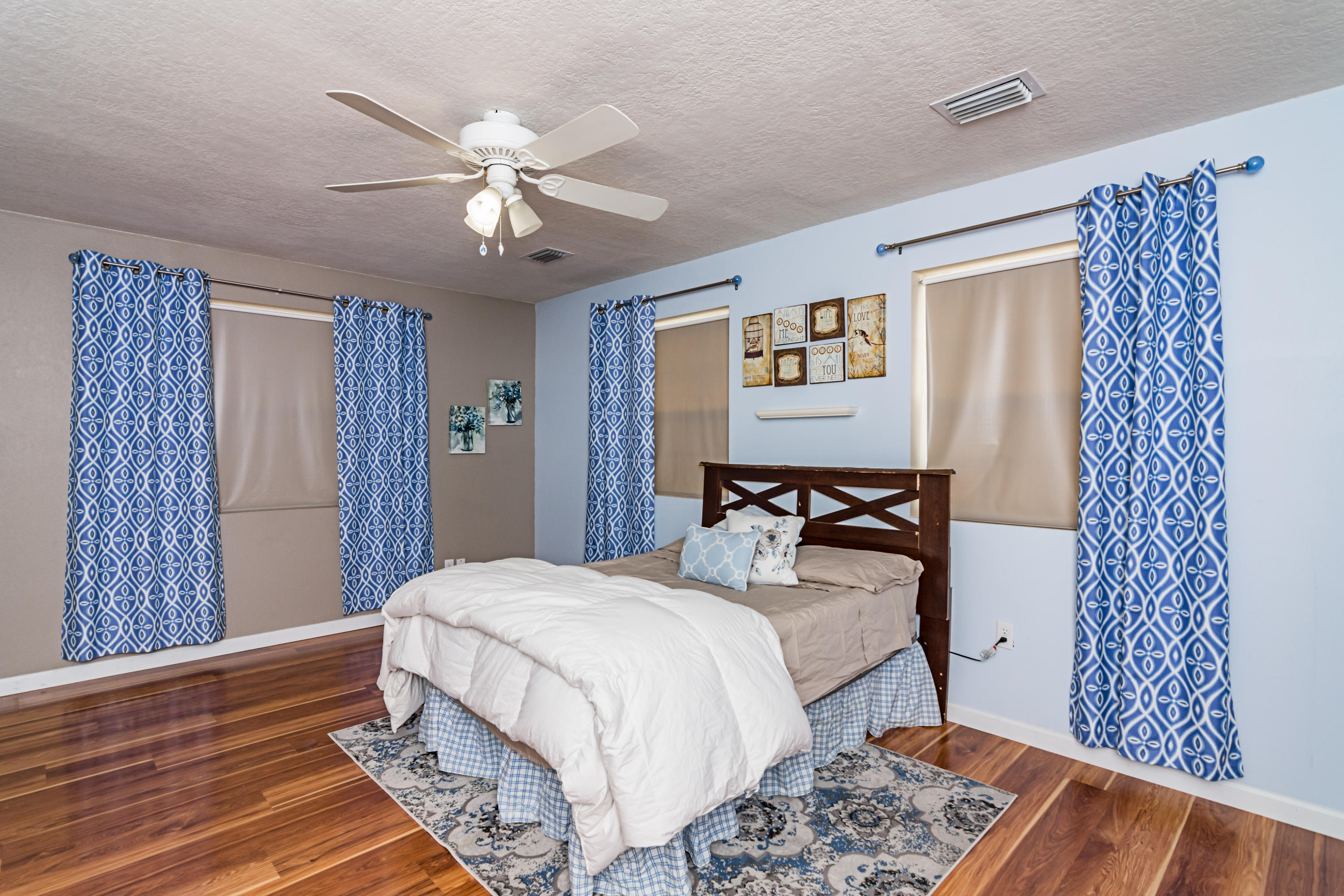 GARNIERS BEACH 3RD - Residential