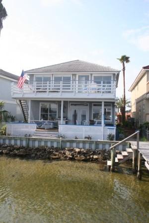 LIGHTHOUSE POINTE - Residential