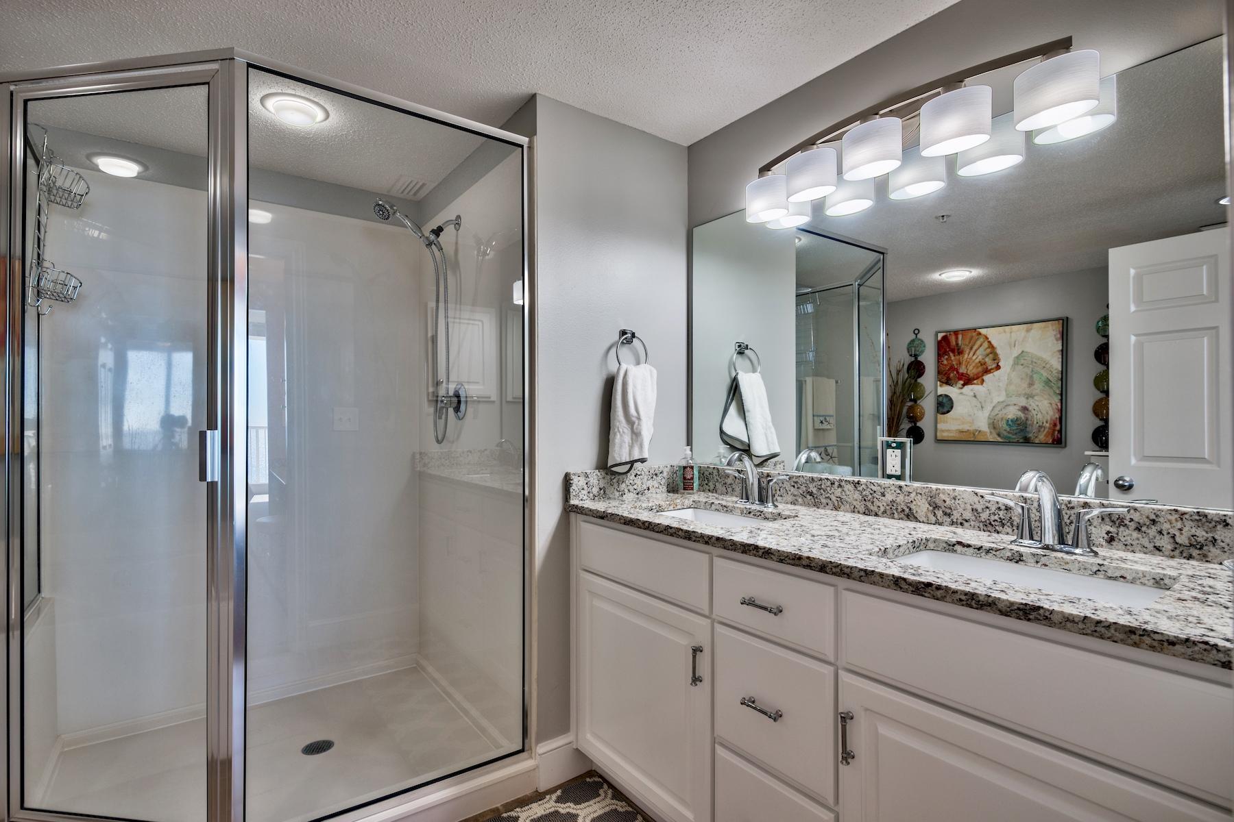 MAJESTIC BEACH TOWERS II - Residential