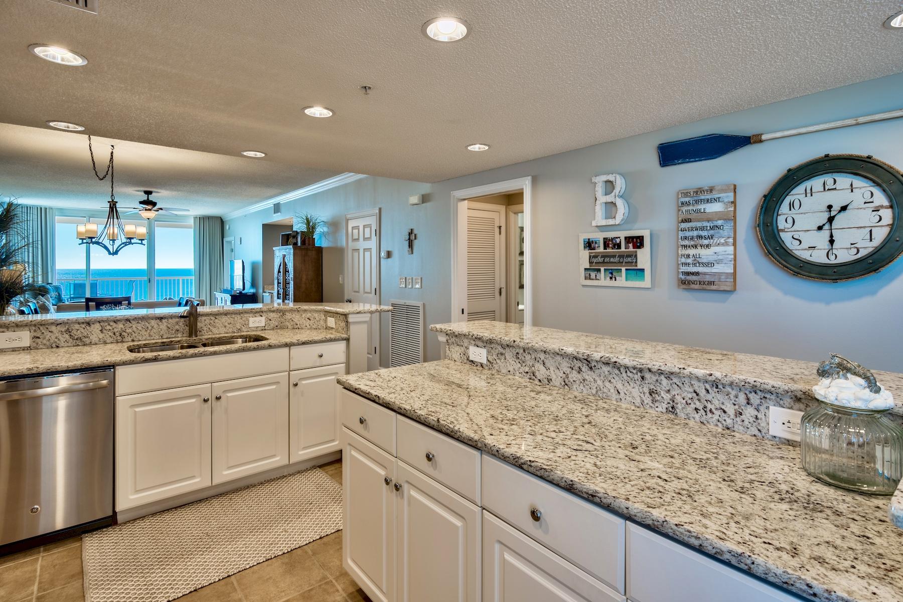 MAJESTIC BEACH TOWERS II - Residential