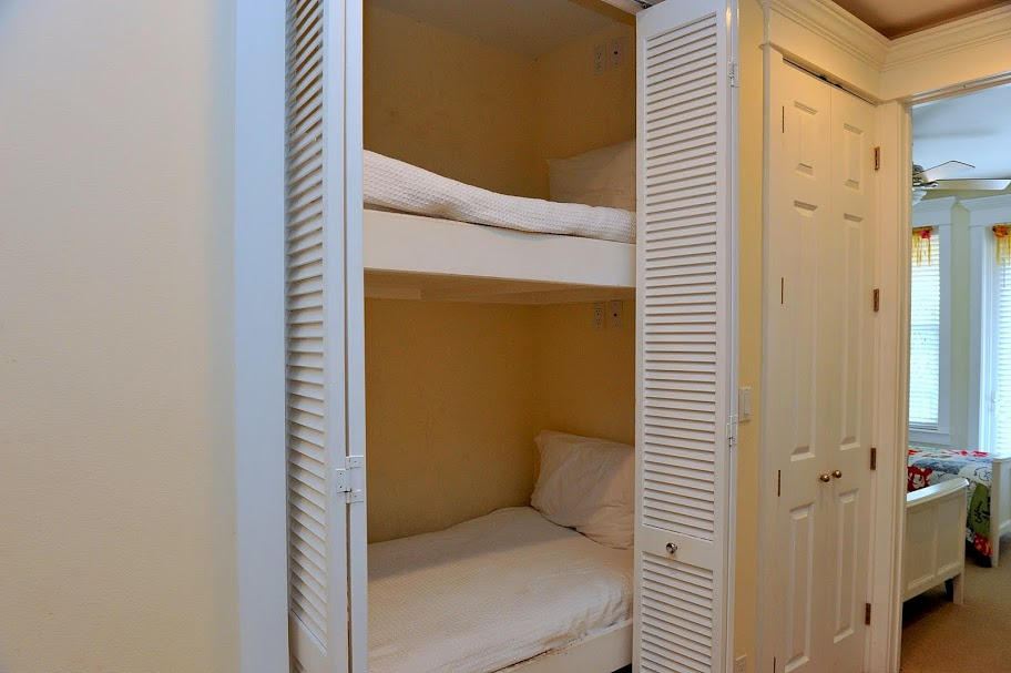 MIRAMAR BEACH VILLAS - Residential