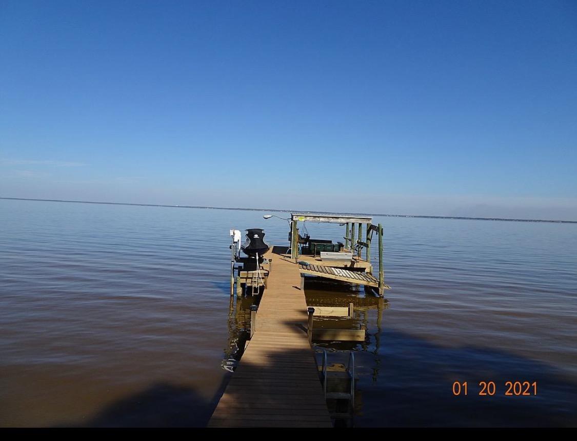 BAY PINE SHORES - Residential