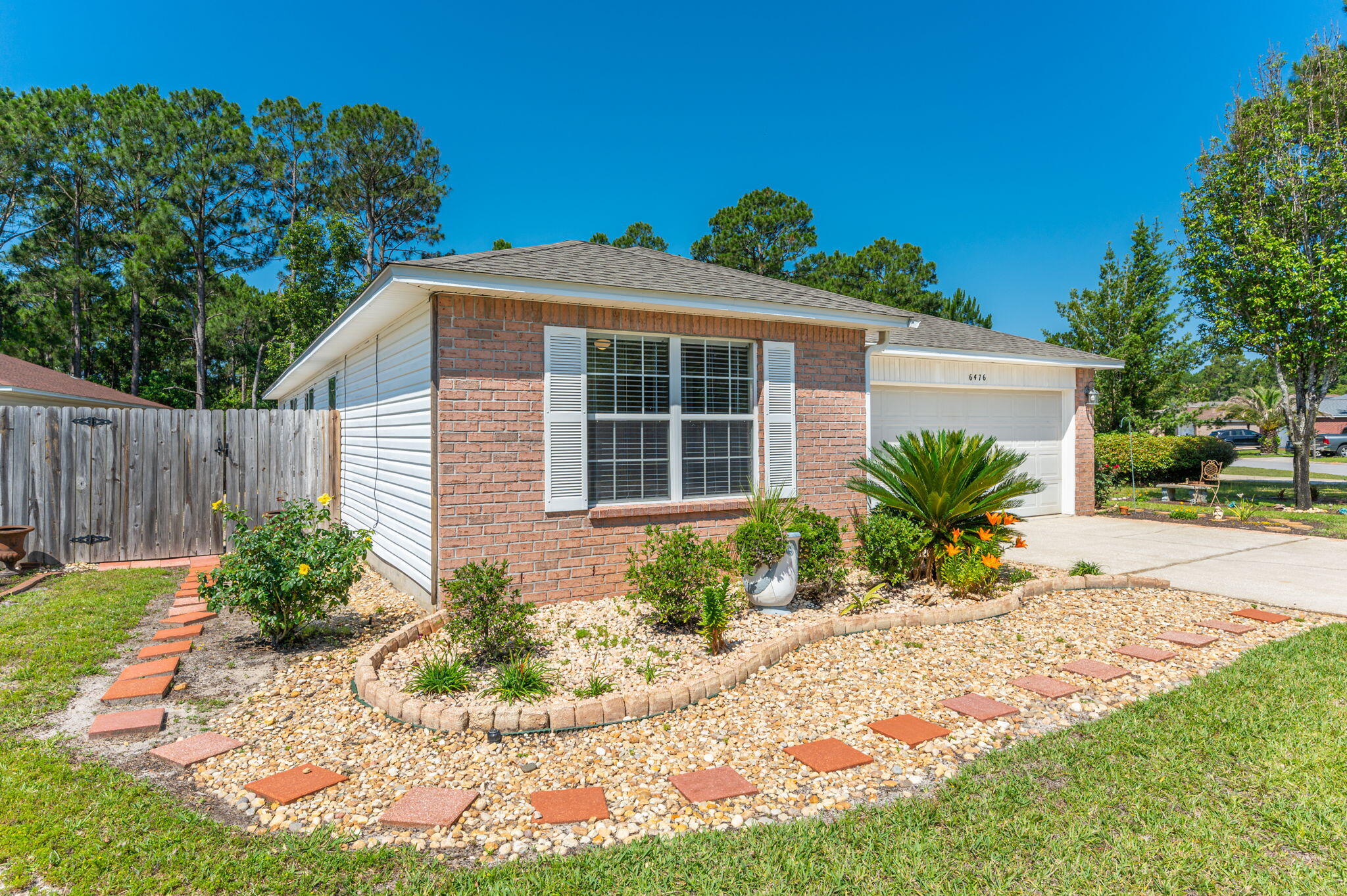 HIDDEN SHORES - Residential