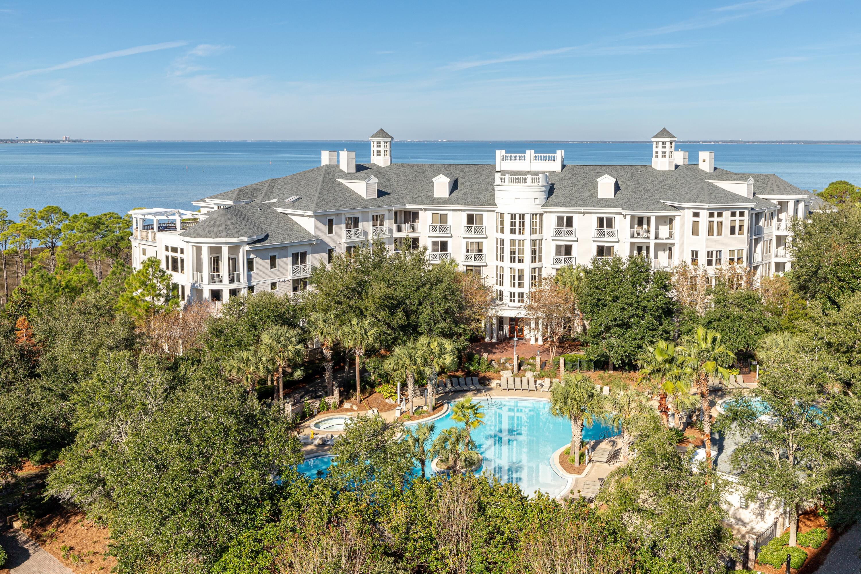 BAHIA CONDO - Residential