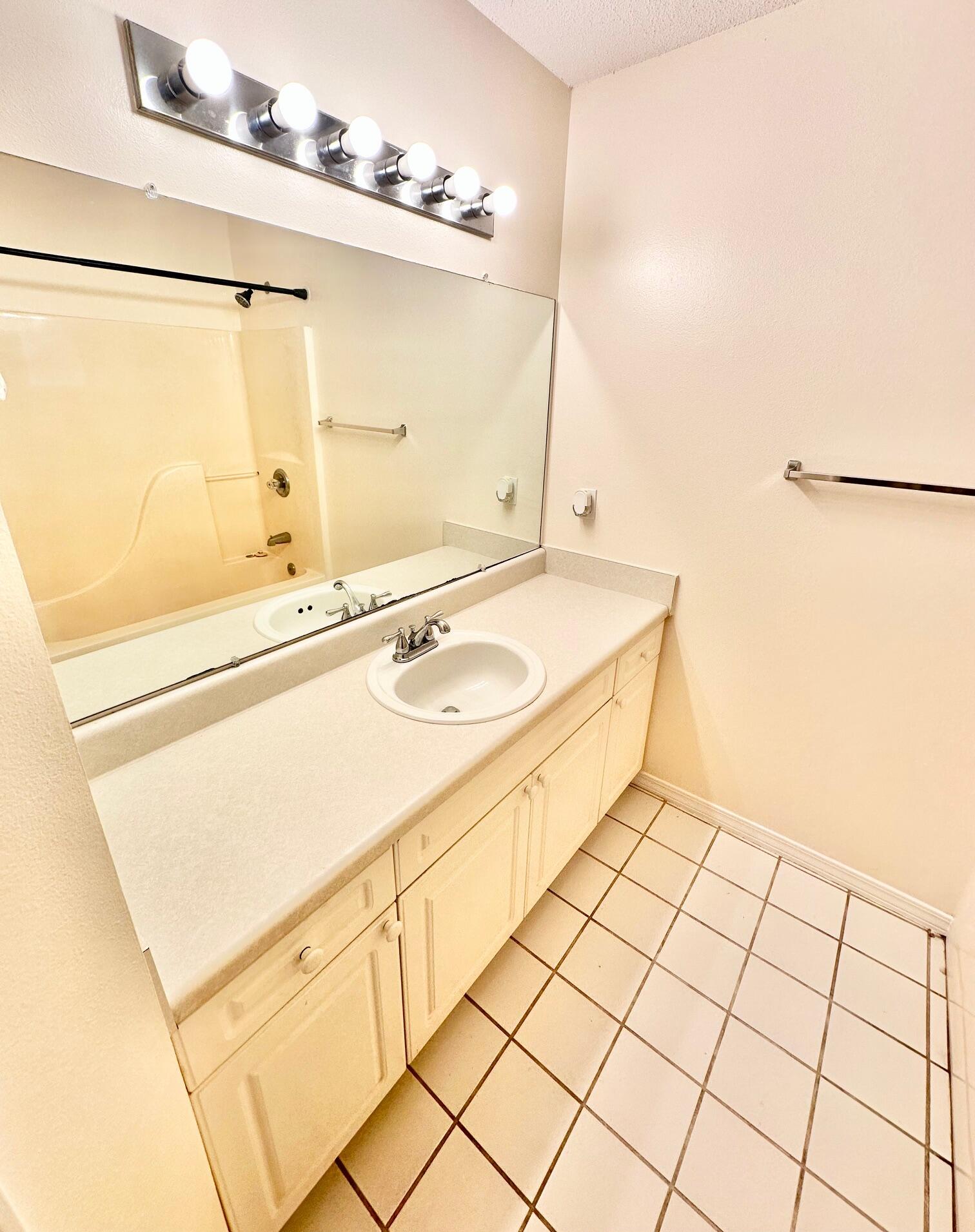 ROSEBUD PLANTATION T/H - Residential Lease