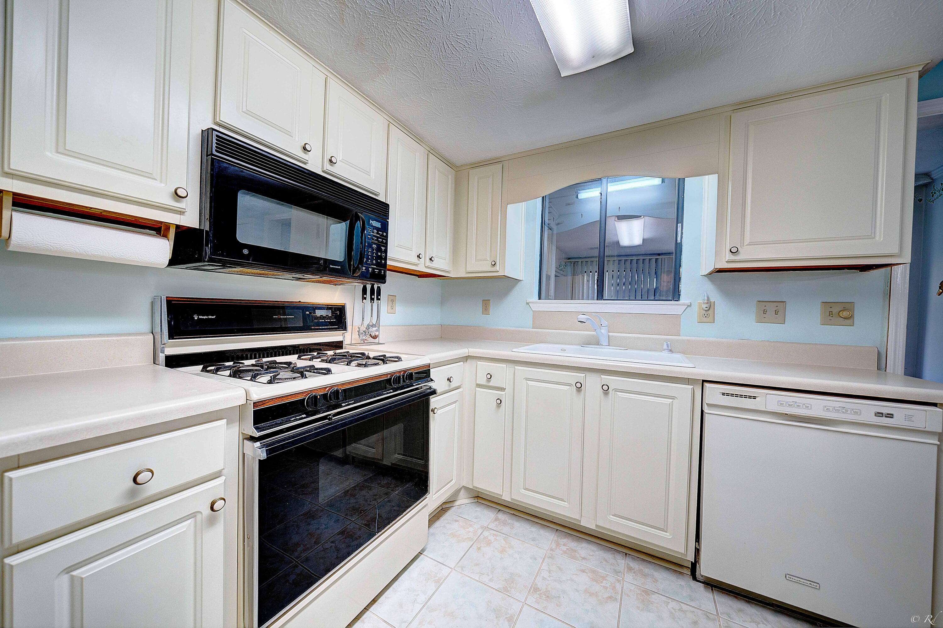 GULF HIGHLAND BEACH RESORT UNREC - Residential