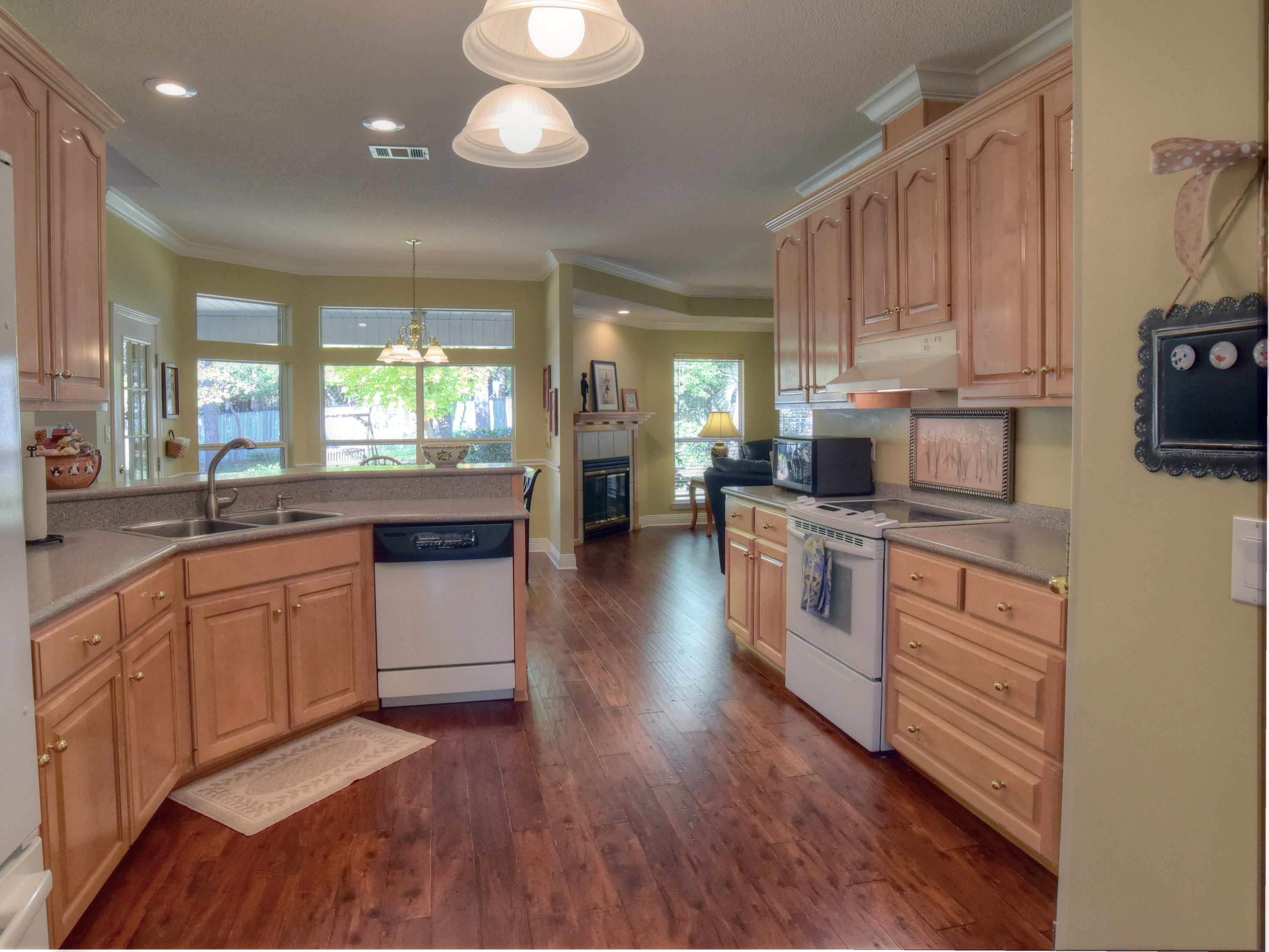 ROCKY BAYOU COUNTRY CLUB ESTATES 11 - Residential