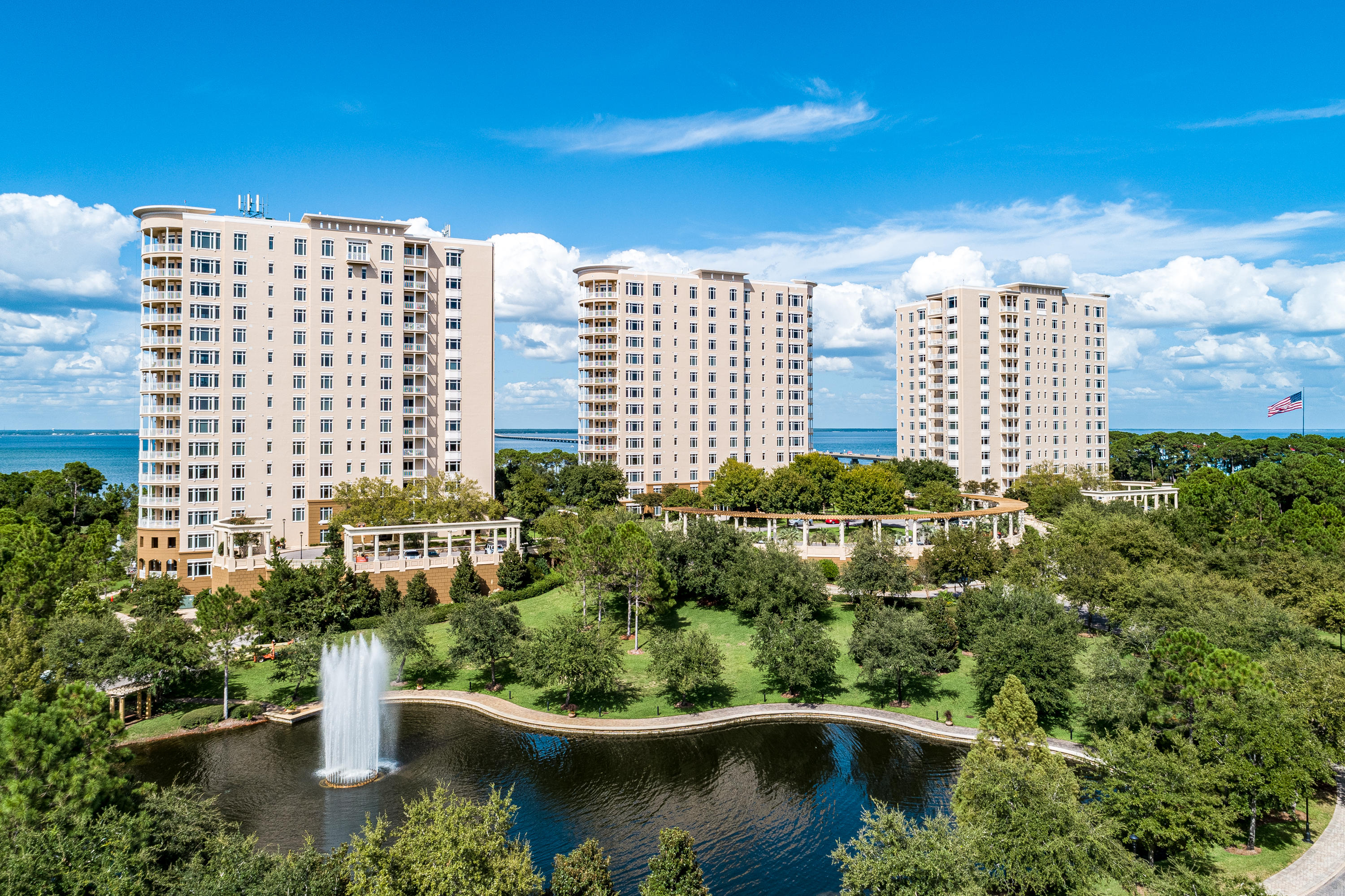 ONE WATER PLACE AT KELLY PLANTATION - Residential