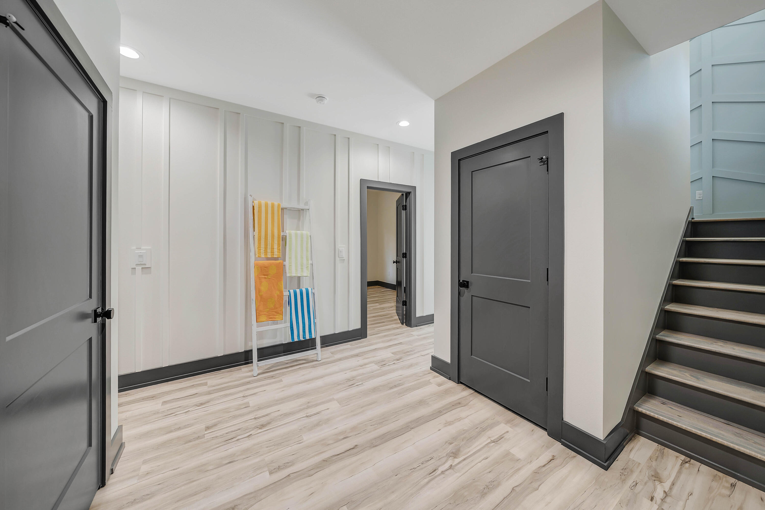 LAGUNA BEACH - Residential