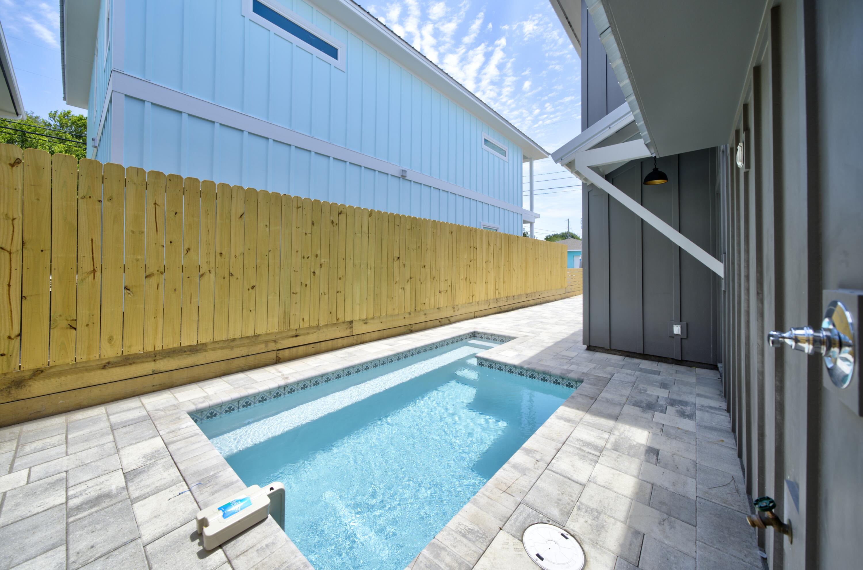 LAGUNA BEACH - Residential