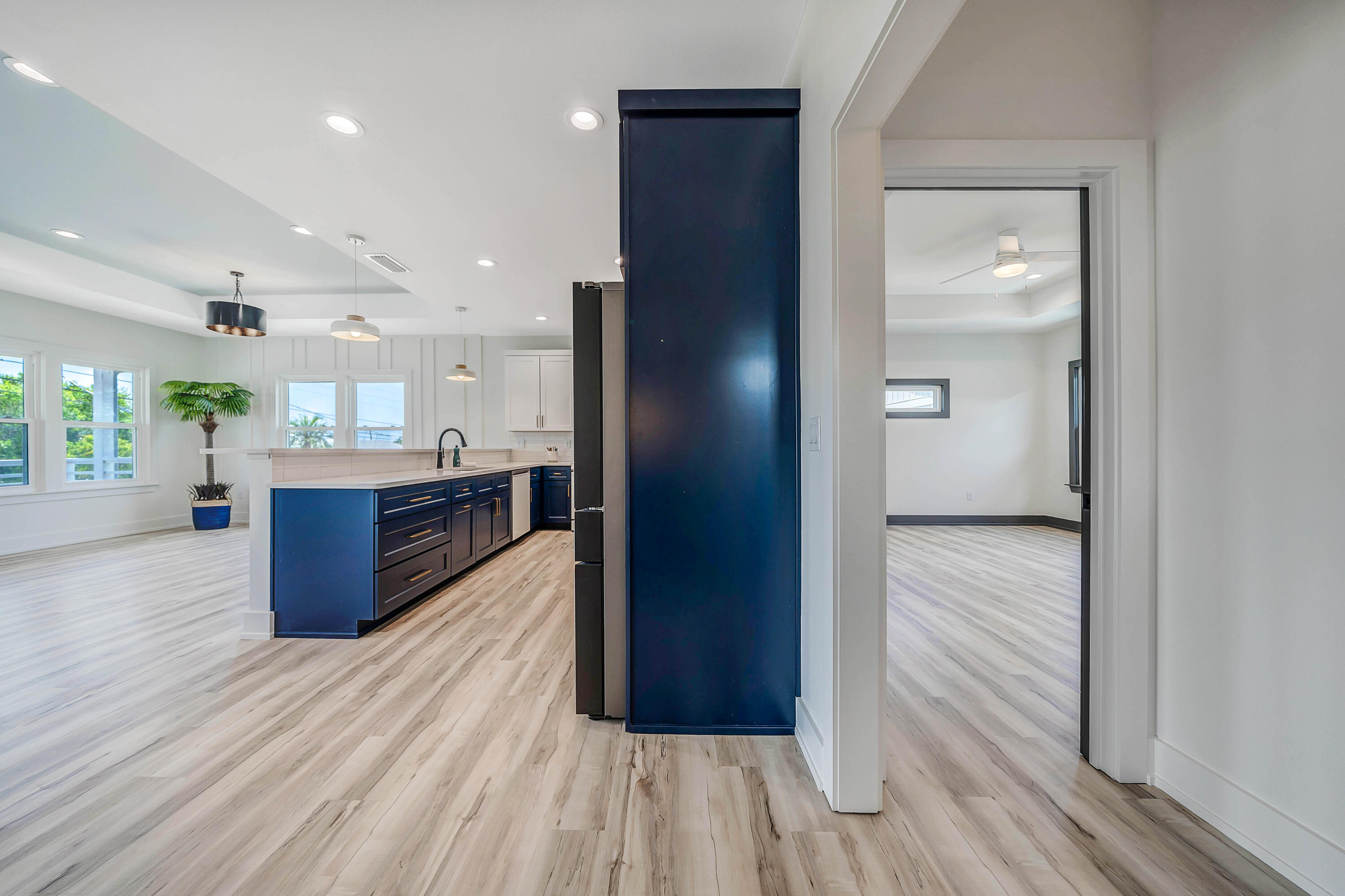 LAGUNA BEACH - Residential