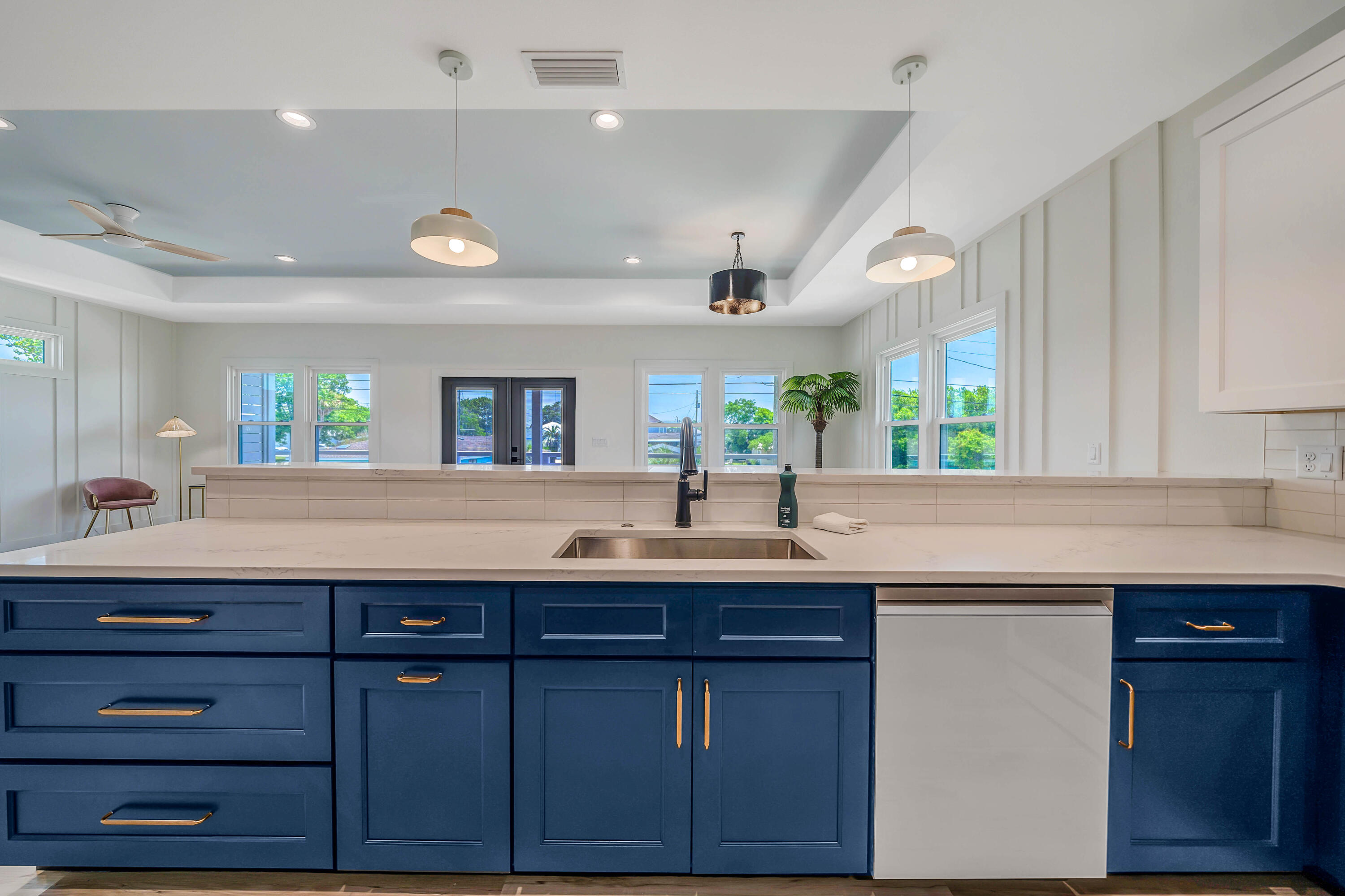 LAGUNA BEACH - Residential